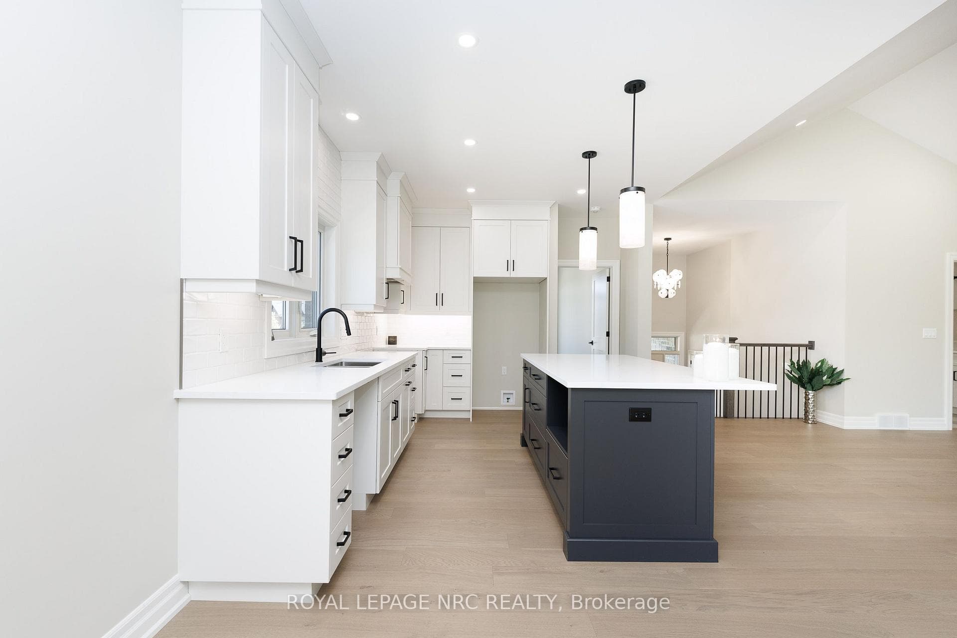 270 Lancaster Drive photo 16