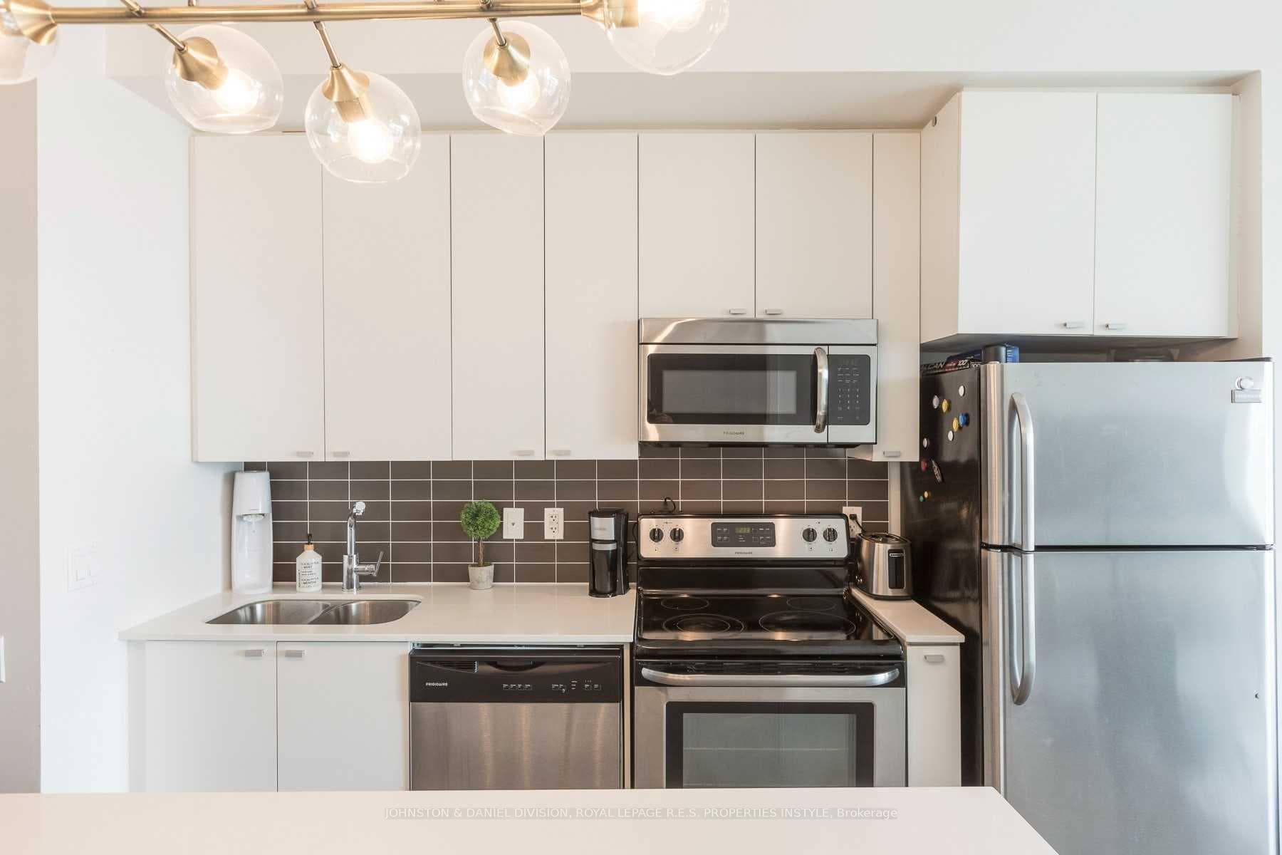 105 The Queensway N/A Unit 2904 photo 25