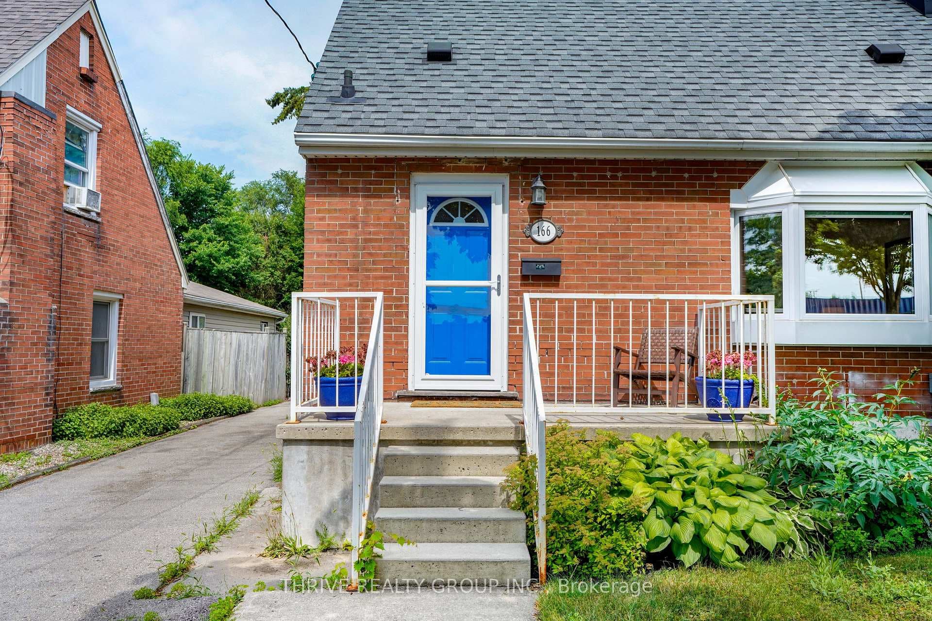 166 Ashland Avenue photo 2