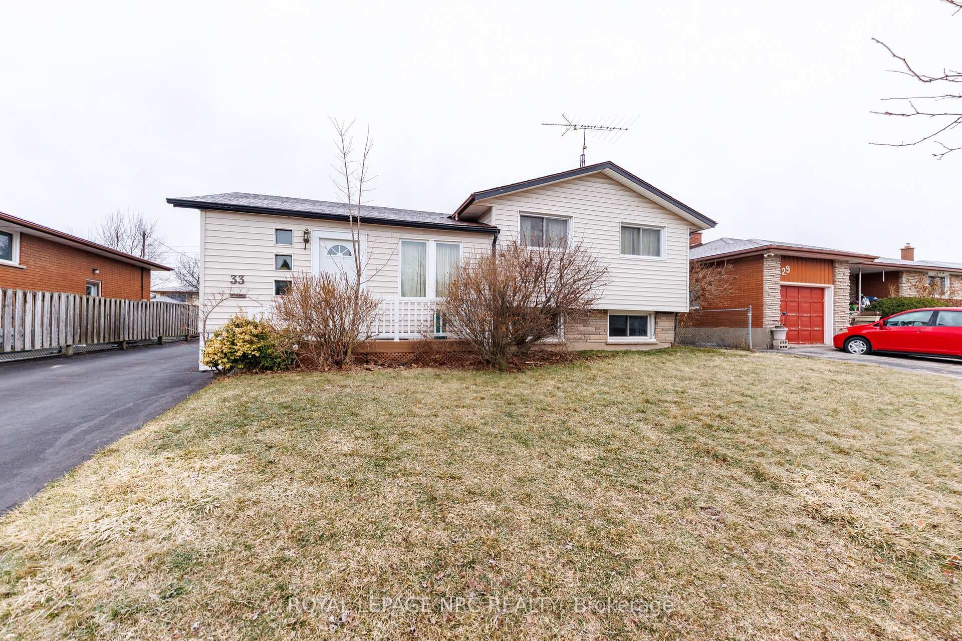 33 Strathmore Crescent photo 39