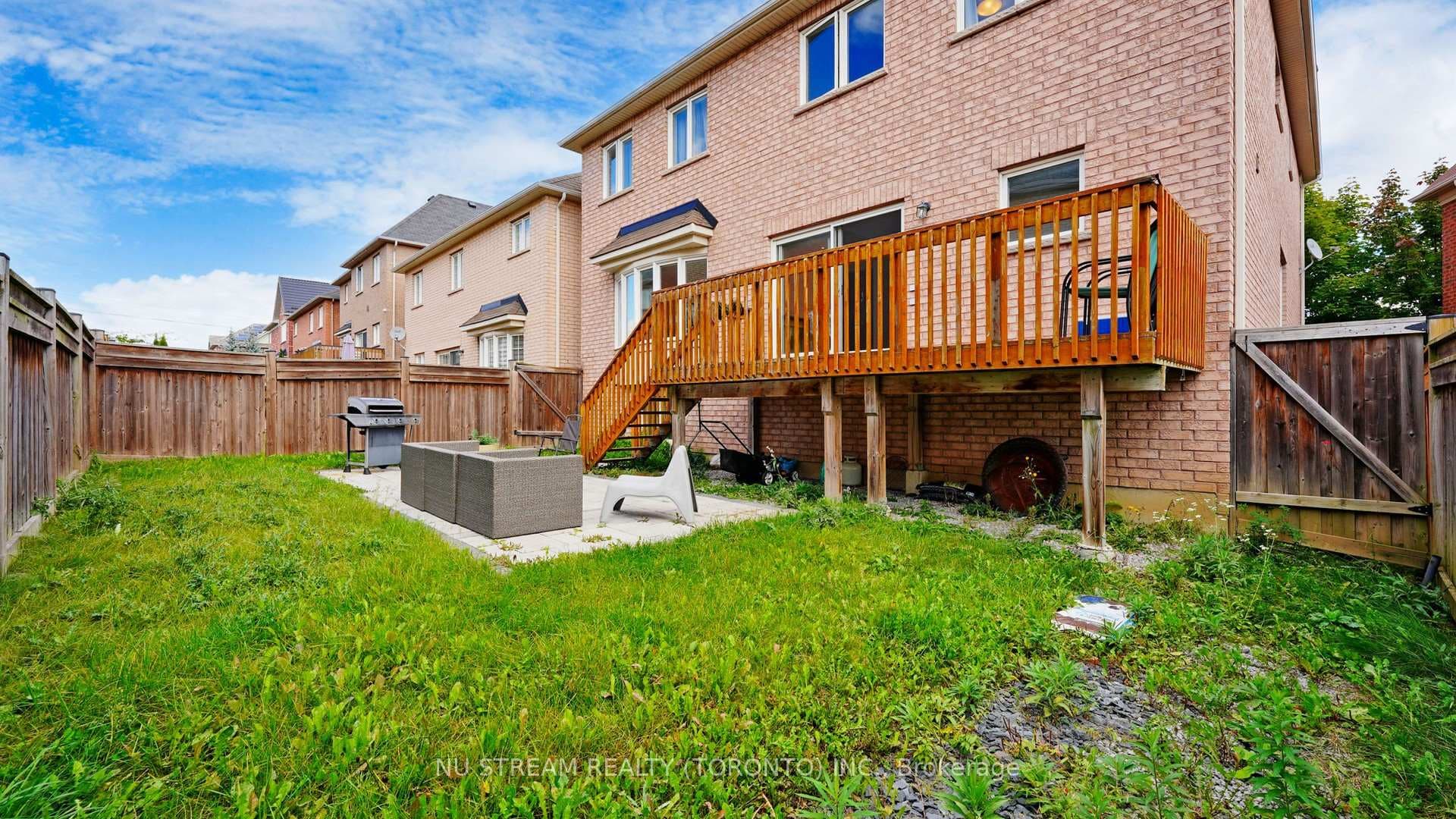 73 Serano Crescent photo 39