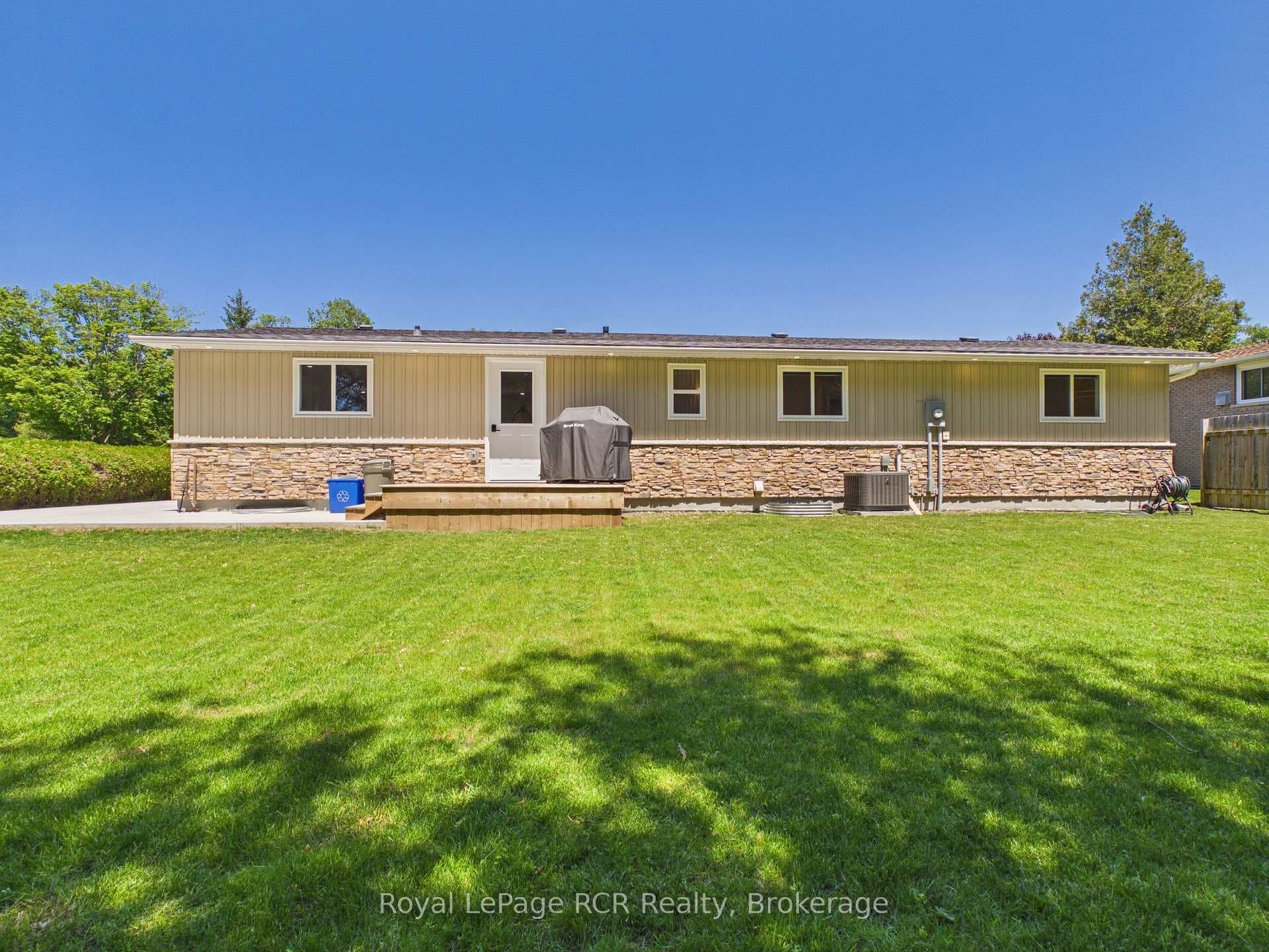 25 Inverlyn Crescent photo 4