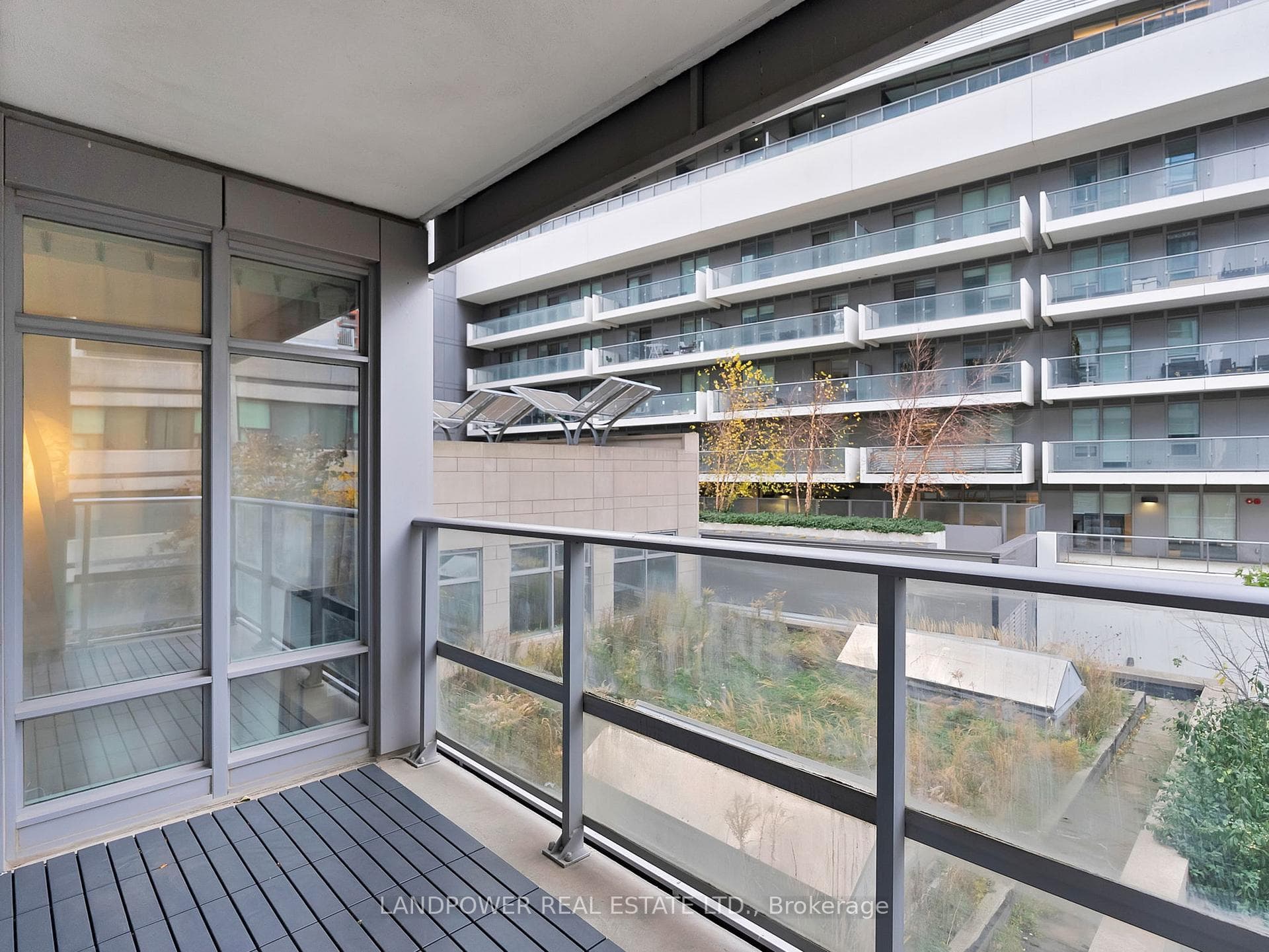 2191 Yonge Street Unit 411 photo 23