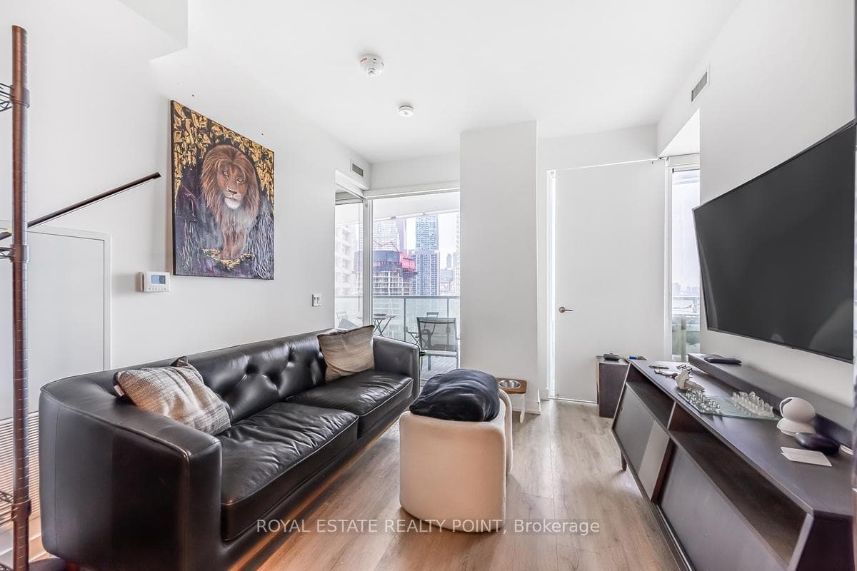 15 Queens Quay Unit 2008 photo 4