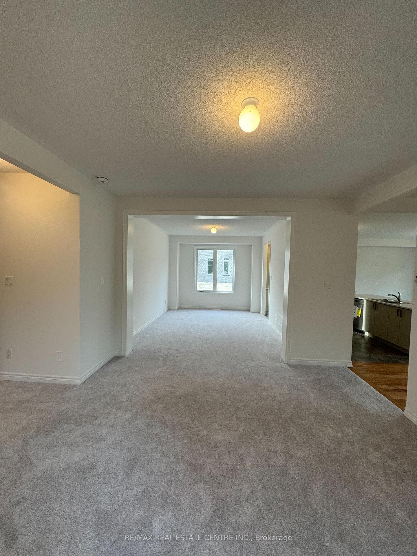 33 Wakefield Boulevard photo 5