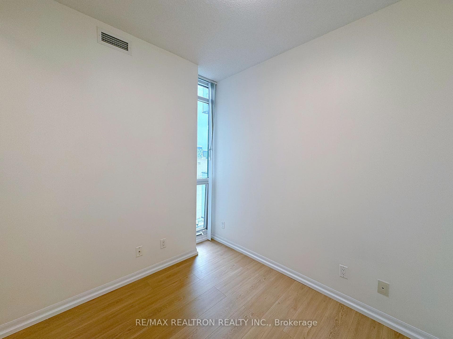 770 BAY Street Unit Ph406 photo 14