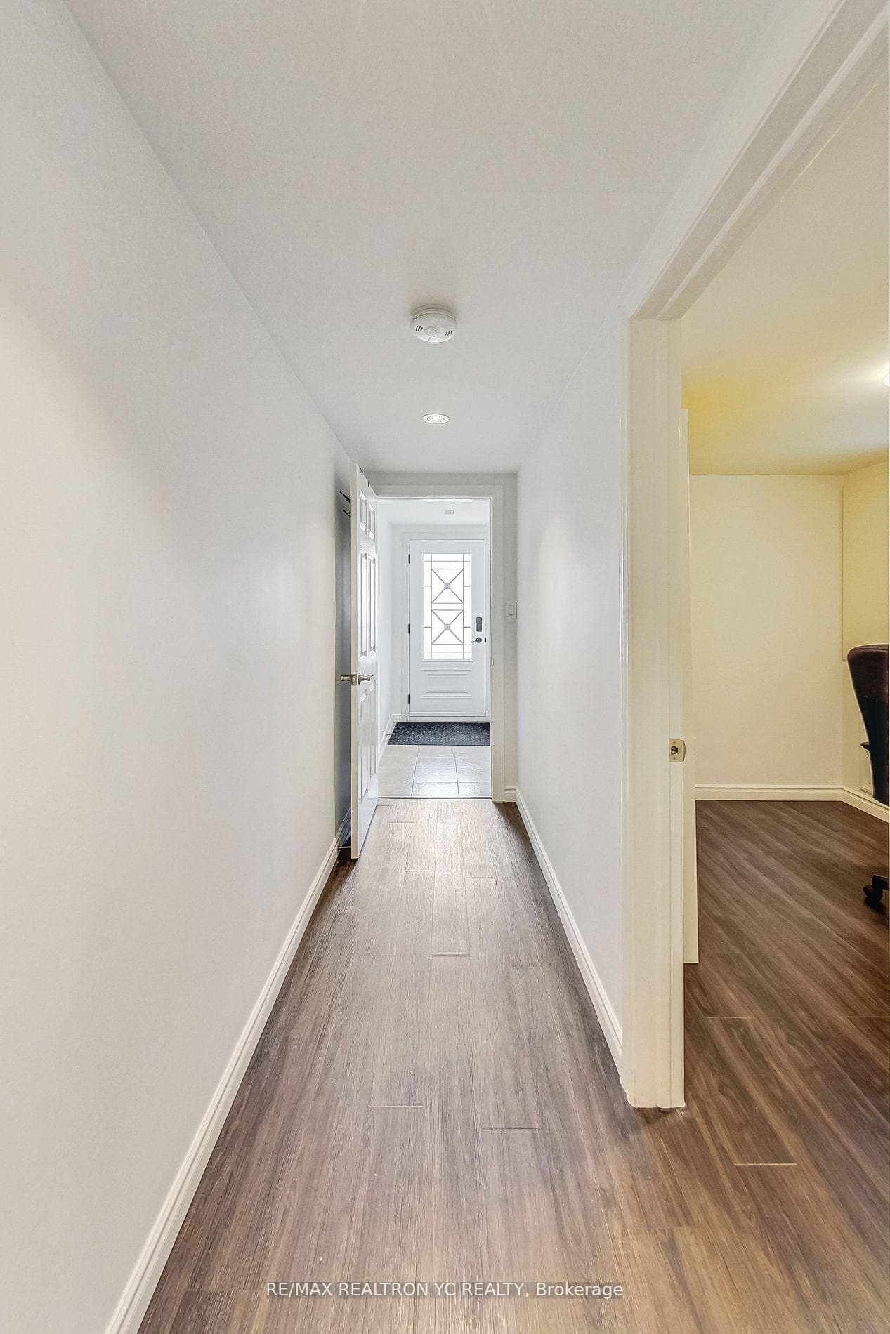 104 Mentor Boulevard photo 26