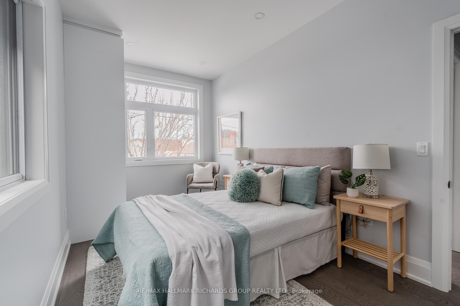 75 Holmstead Avenue photo 17