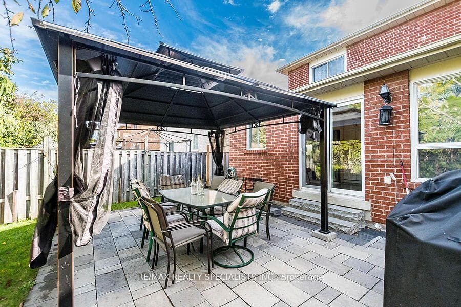 6525 WARBLER Lane photo 40