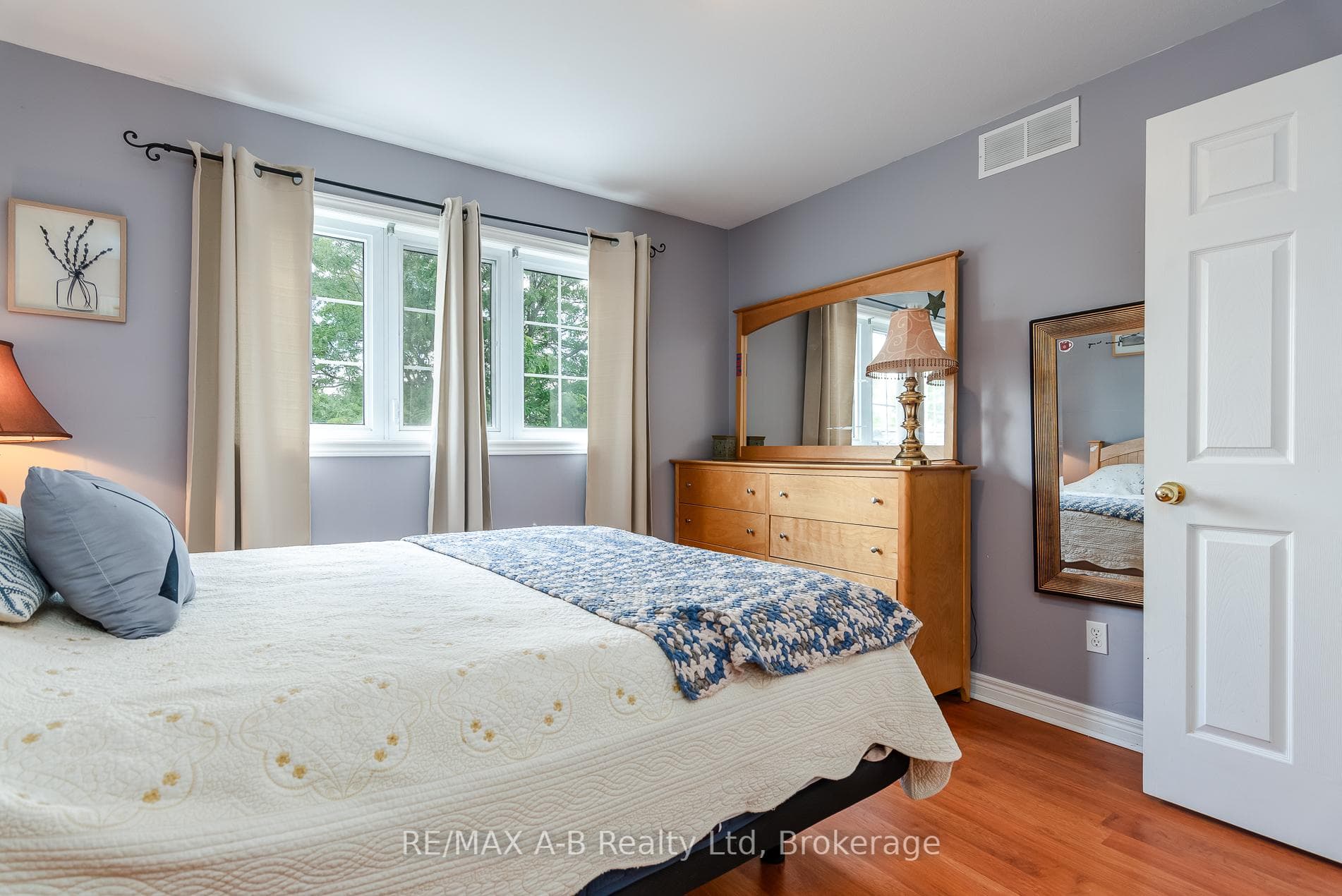 108 Walsh Crescent photo 31