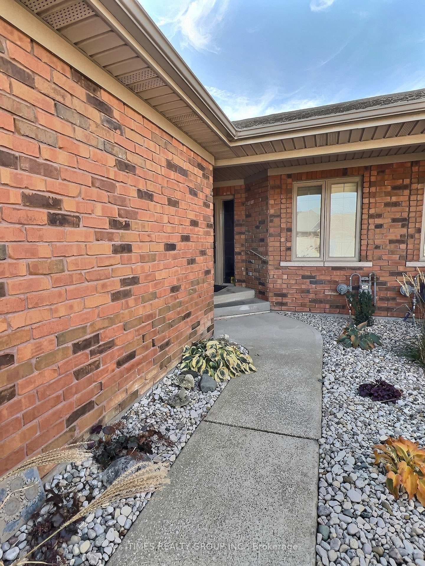 1515 Skinner Street photo 2