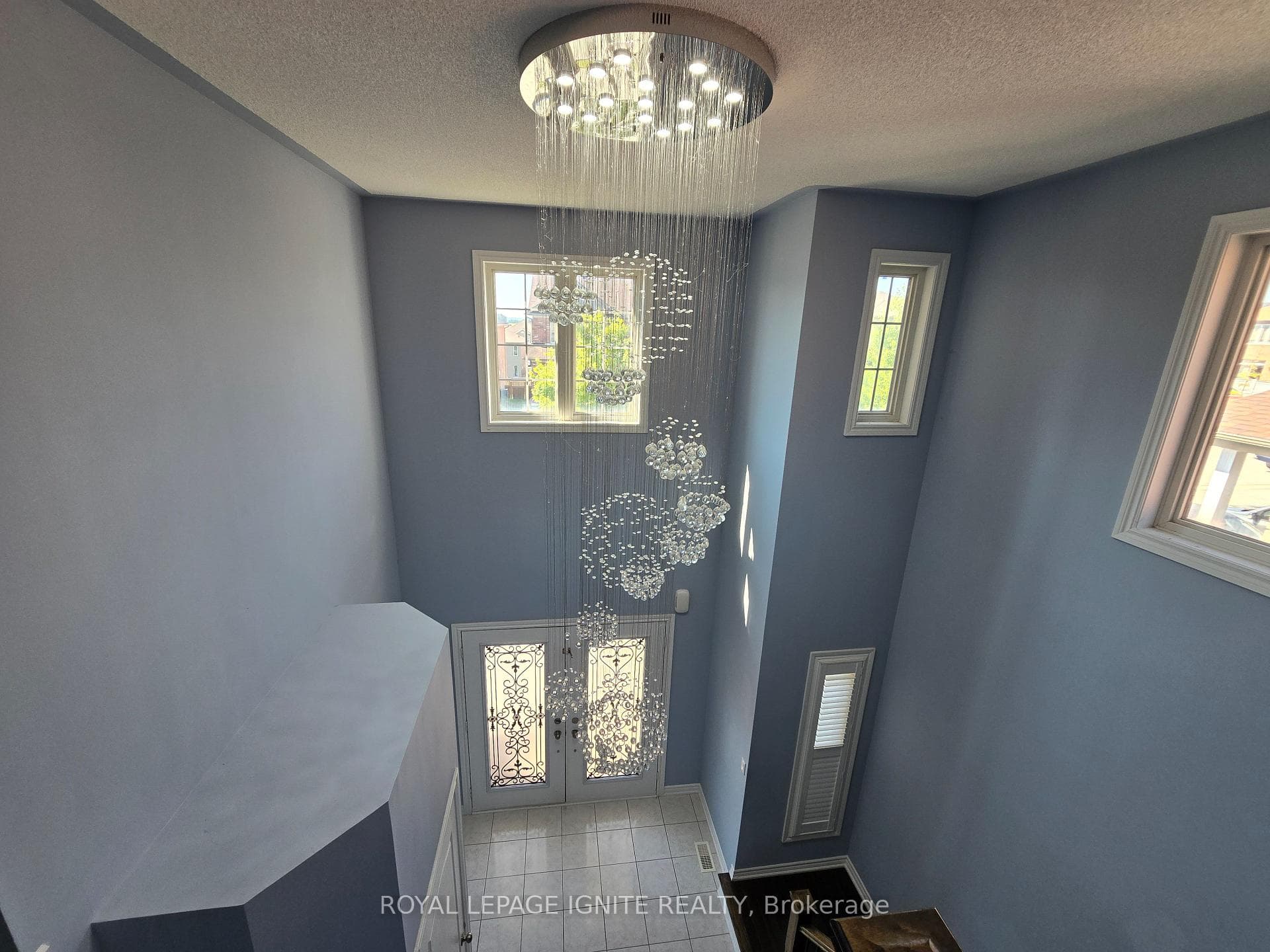 66 Hopkins Crescent photo 19