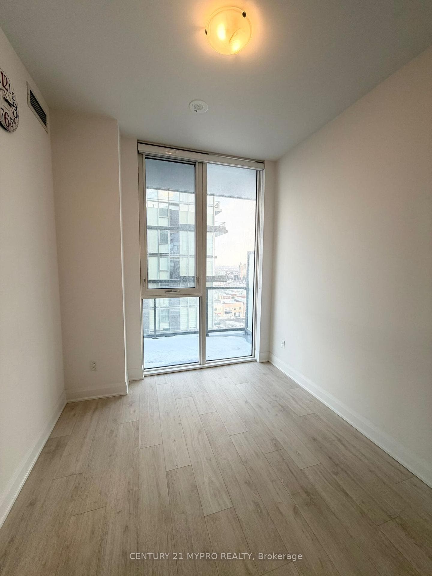 10 Gatineau Drive Unit 1605 photo 15