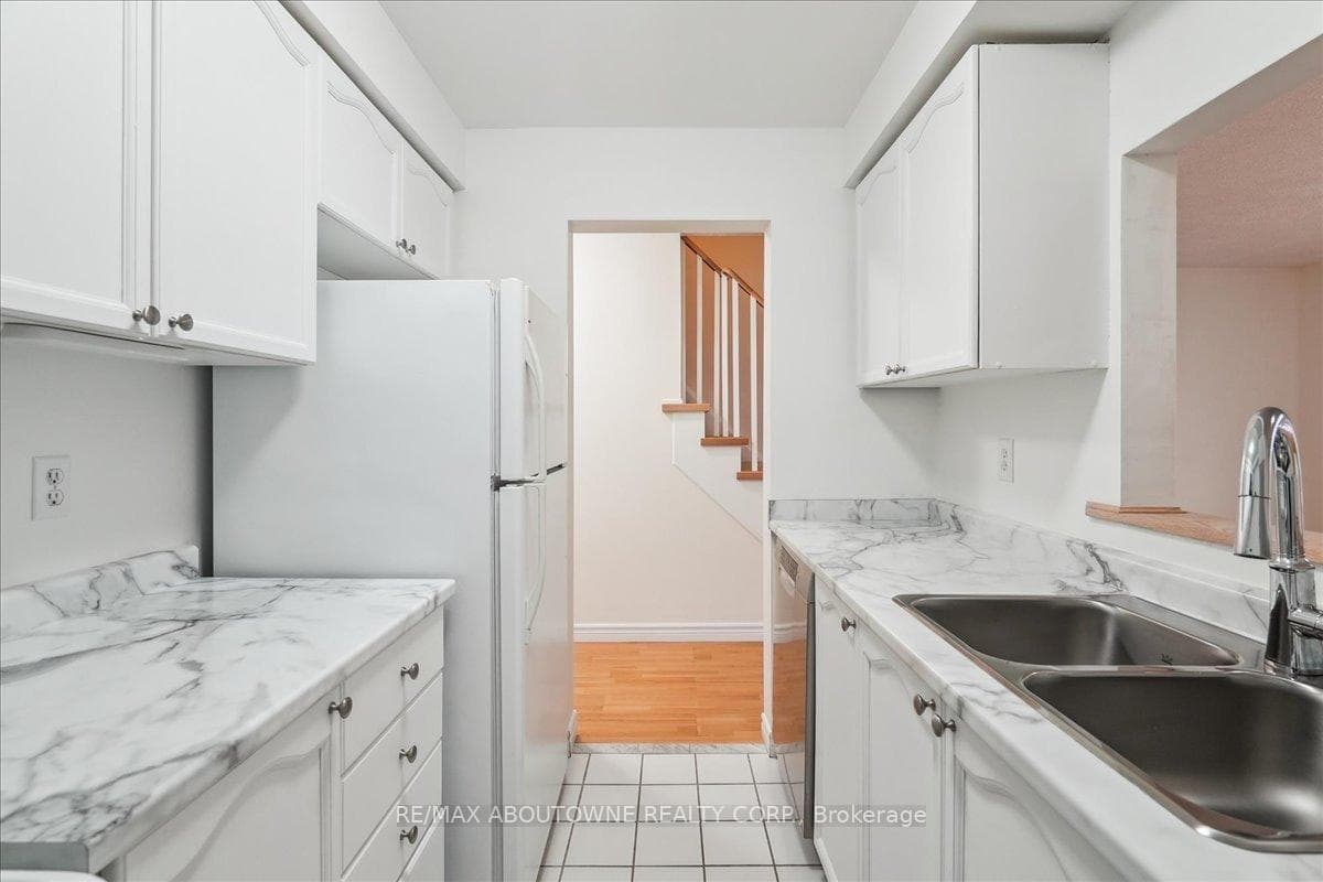 1580 Reeves Gate Unit 29 photo 11