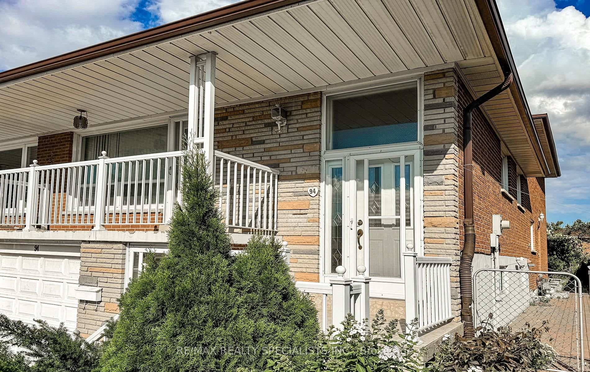 94 Blossom Crescent photo 1
