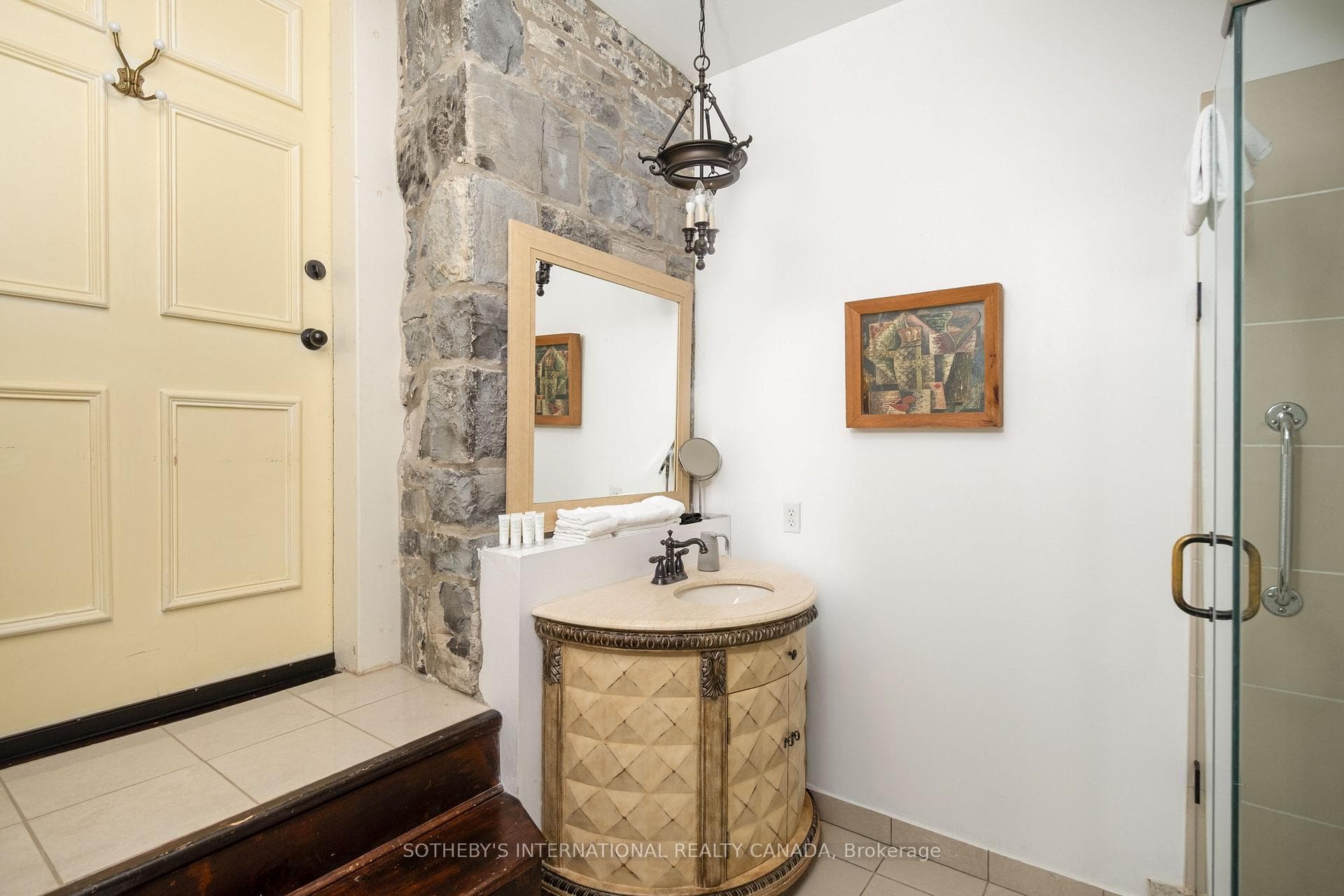 Chapel Suite