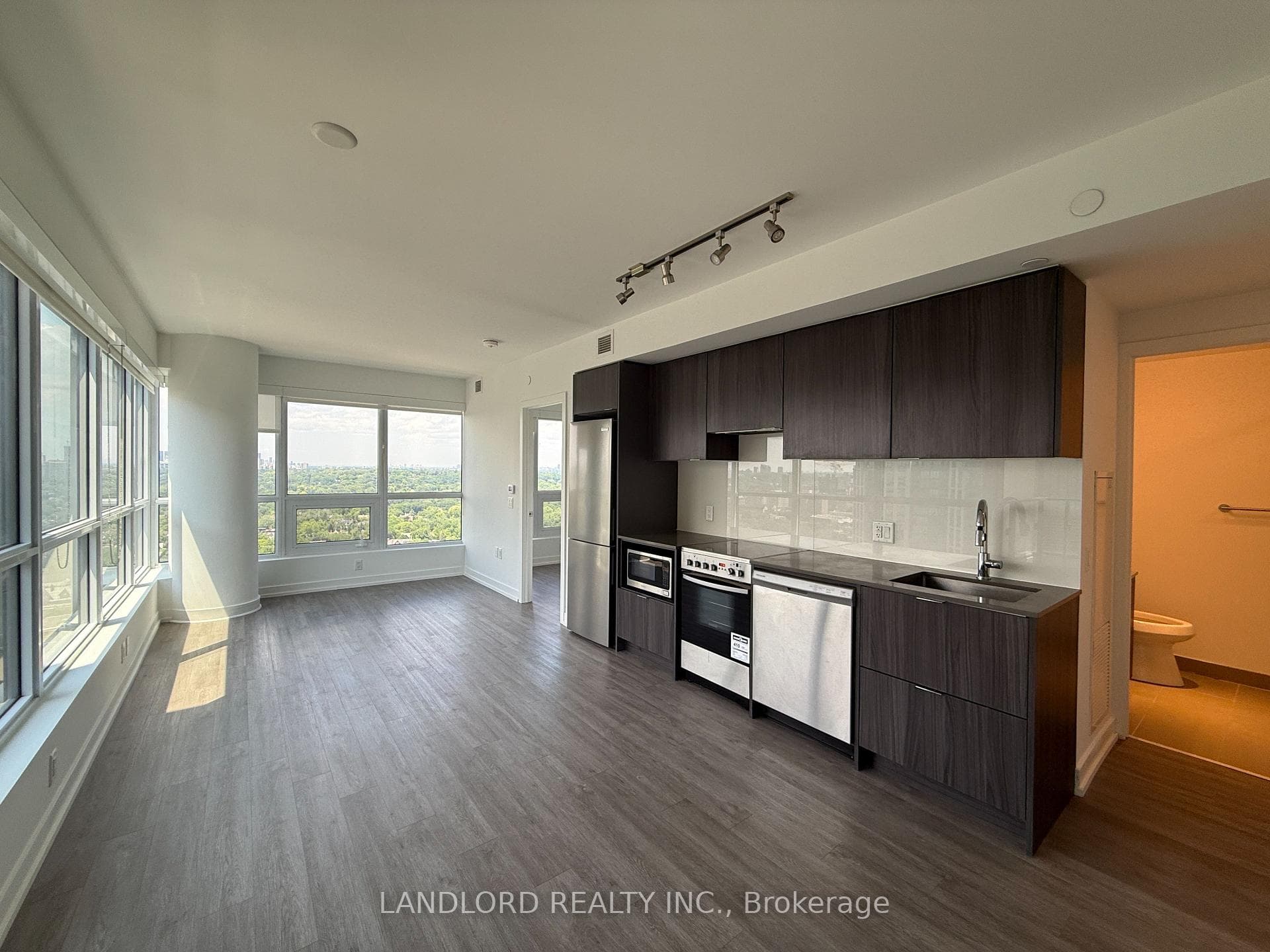 395 Bloor Street Unit 2305 photo 2