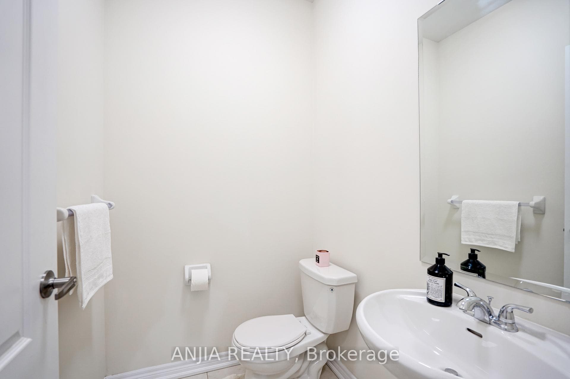 25 Collier Crescent photo 12