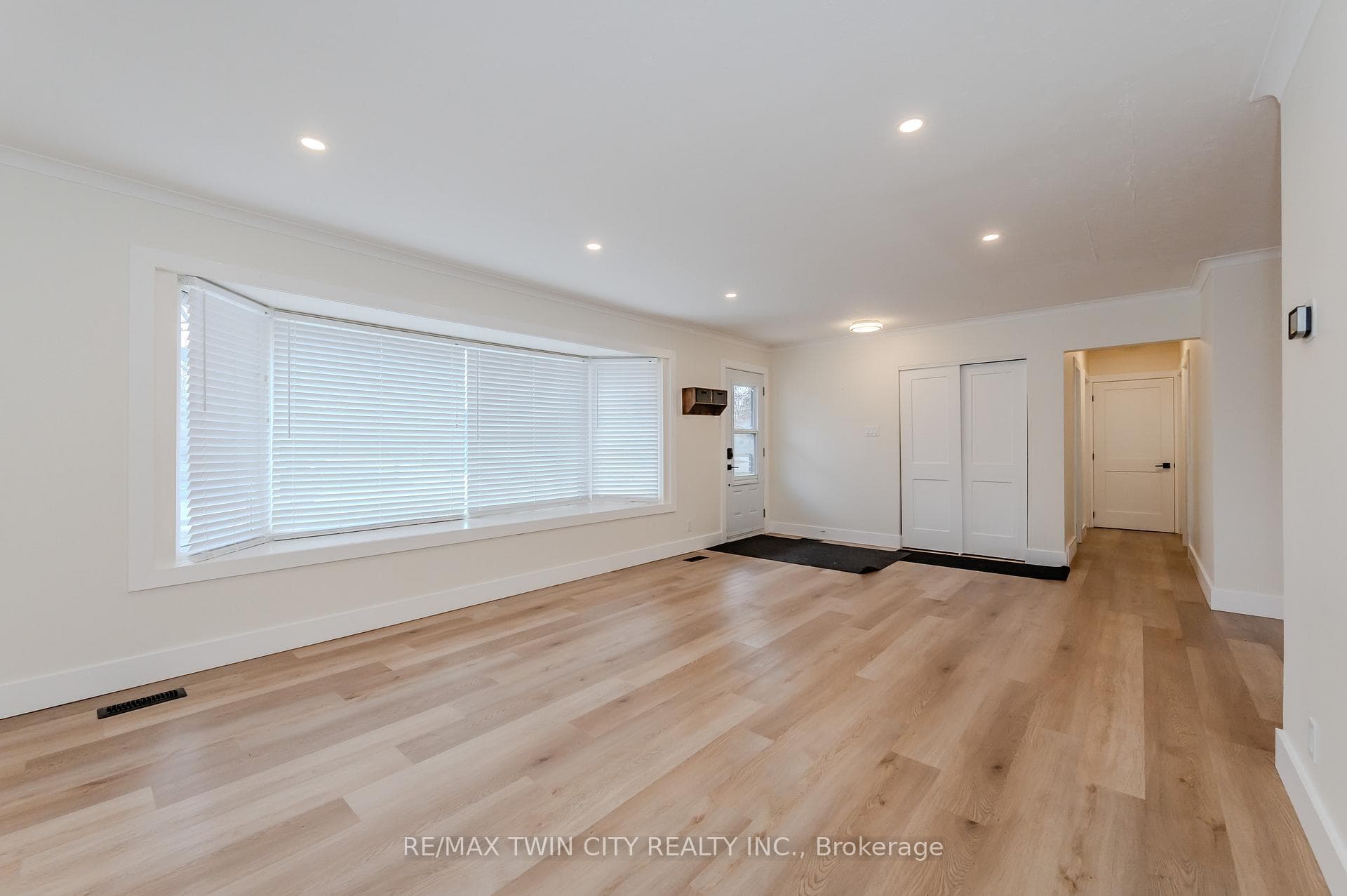 155 Stonybrook Drive Unit UPPER photo 7
