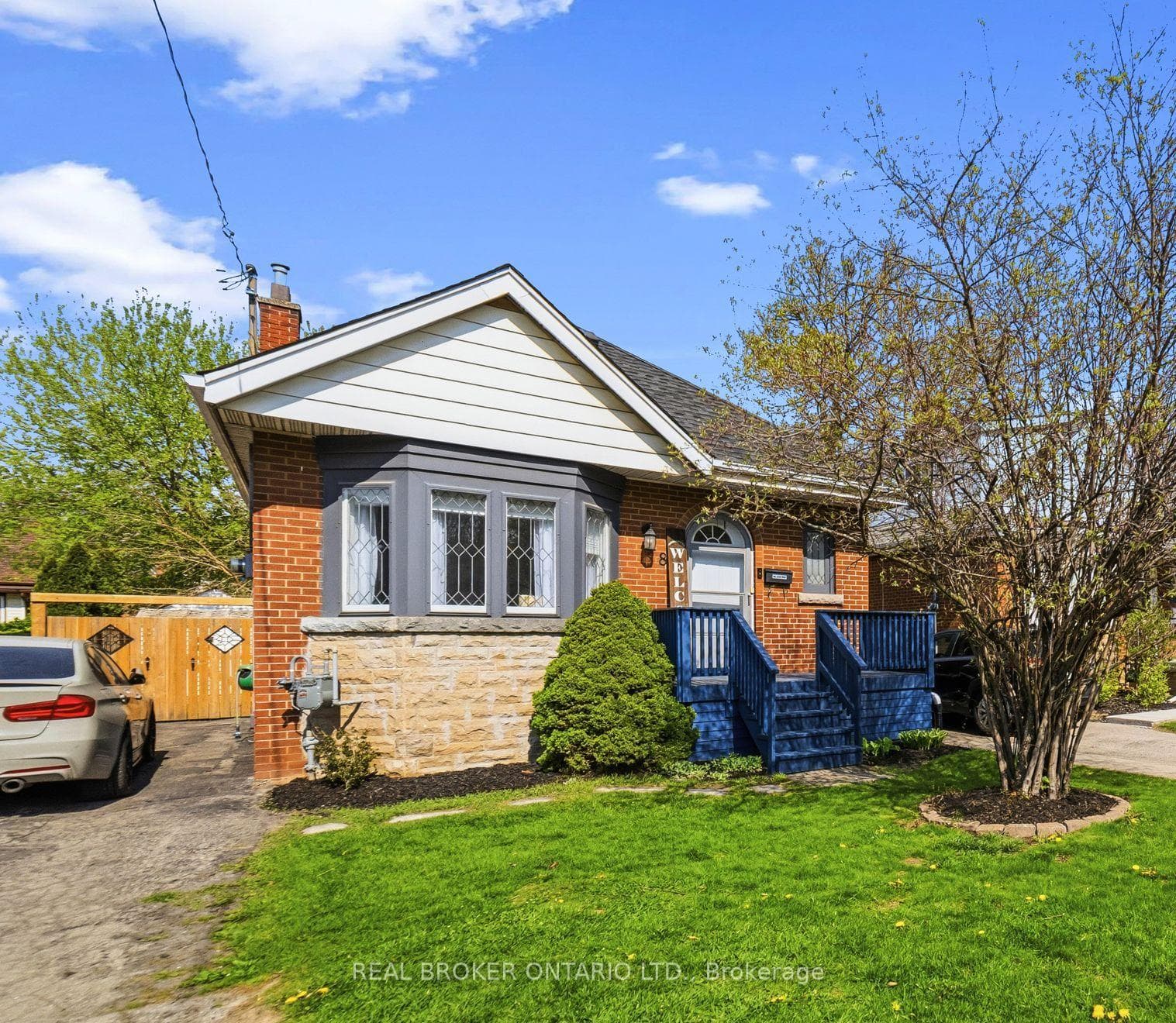 8 Barons Avenue photo 1