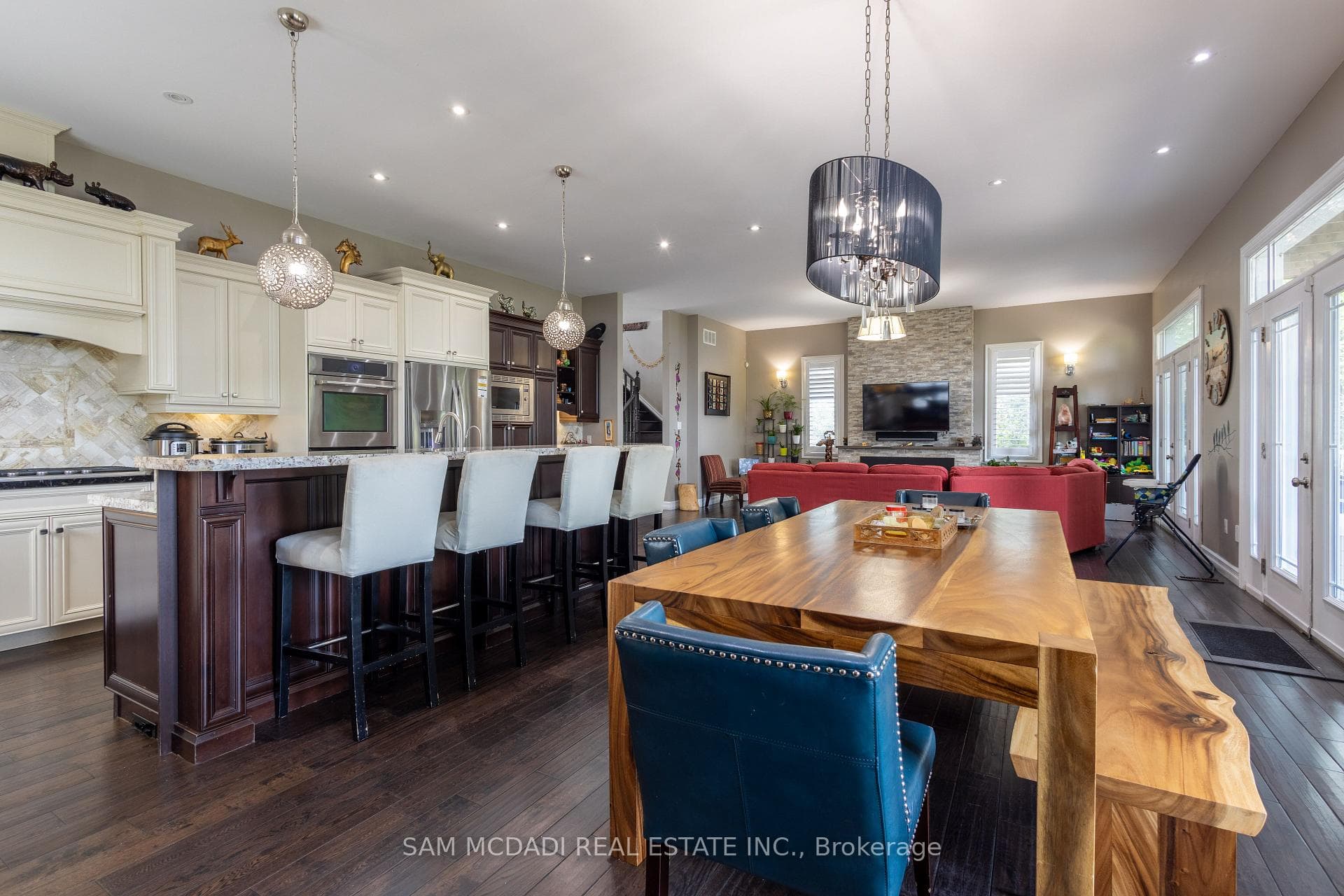187 Beach Boulevard photo 13