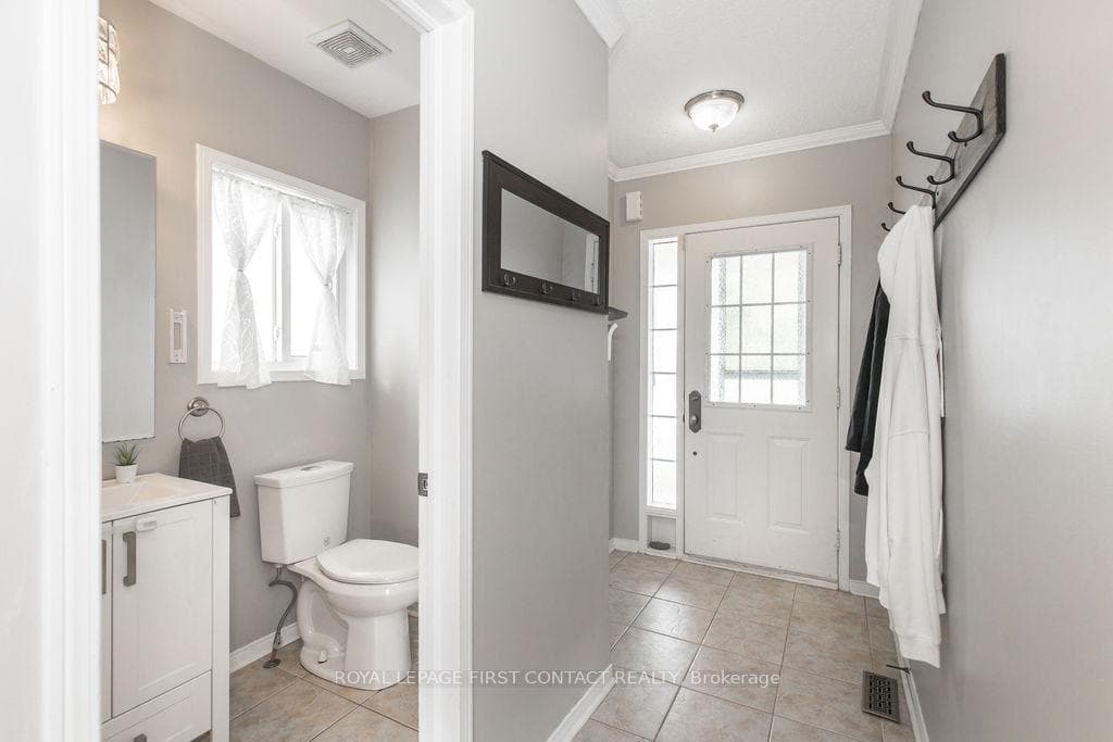 25 Truax Crescent photo 4