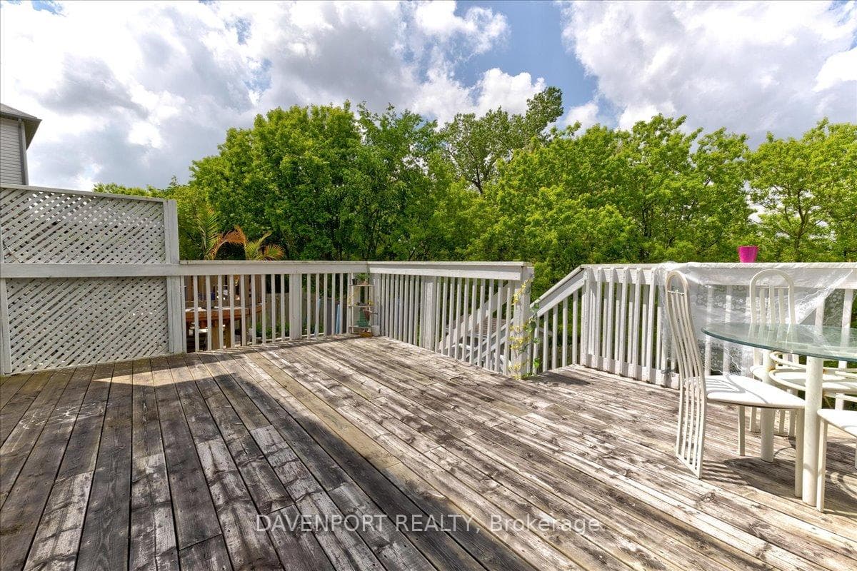 393 Westmeadow Drive photo 35
