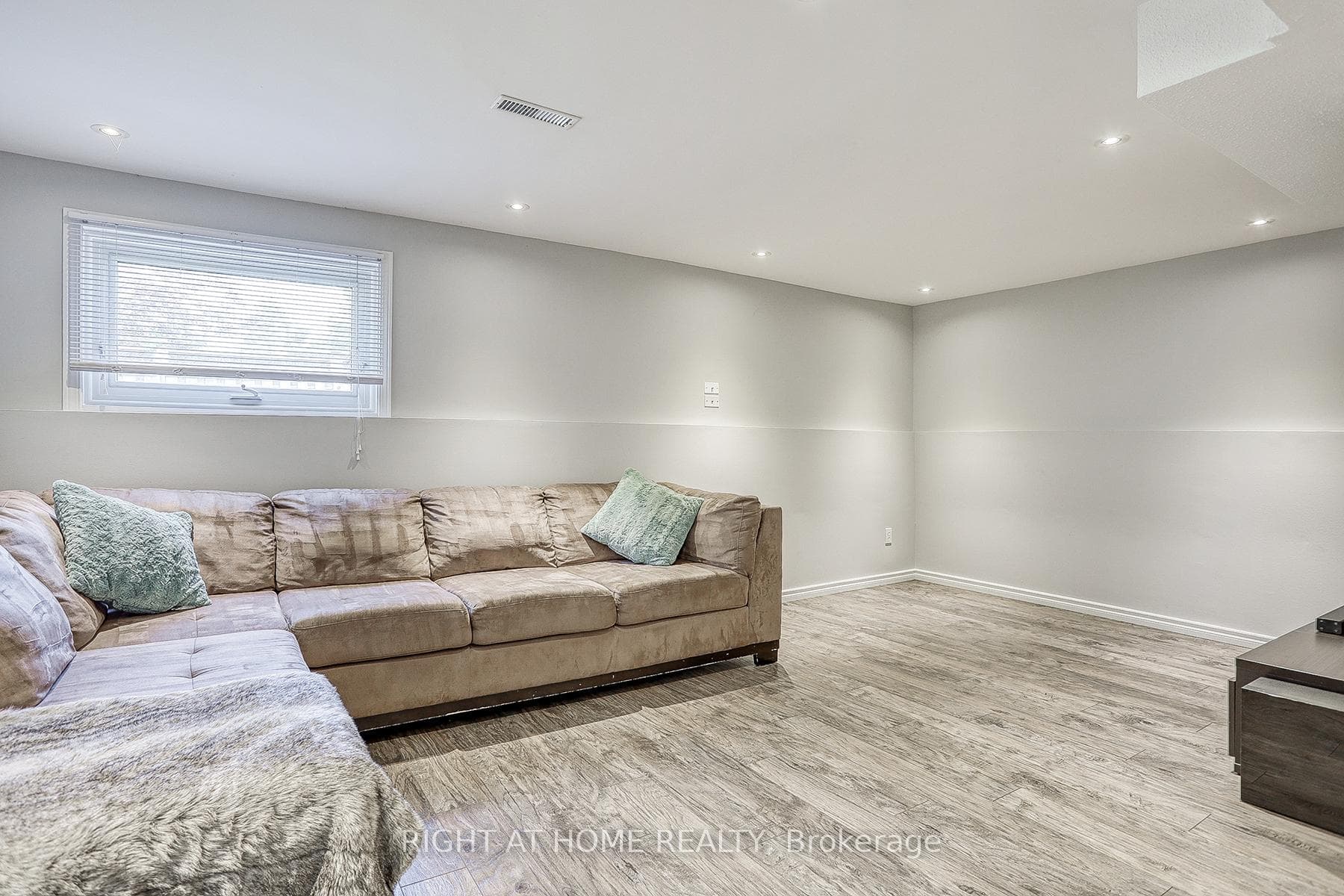 33 Andrea Road photo 32