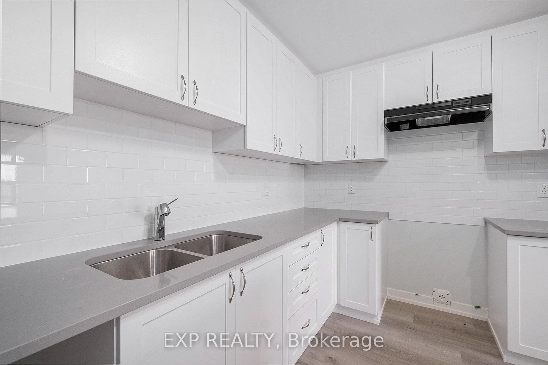 Images provided are to showcase builder finishes.