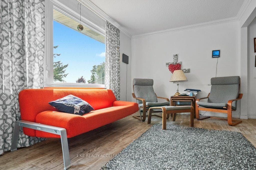 400 Dundas Street photo 11