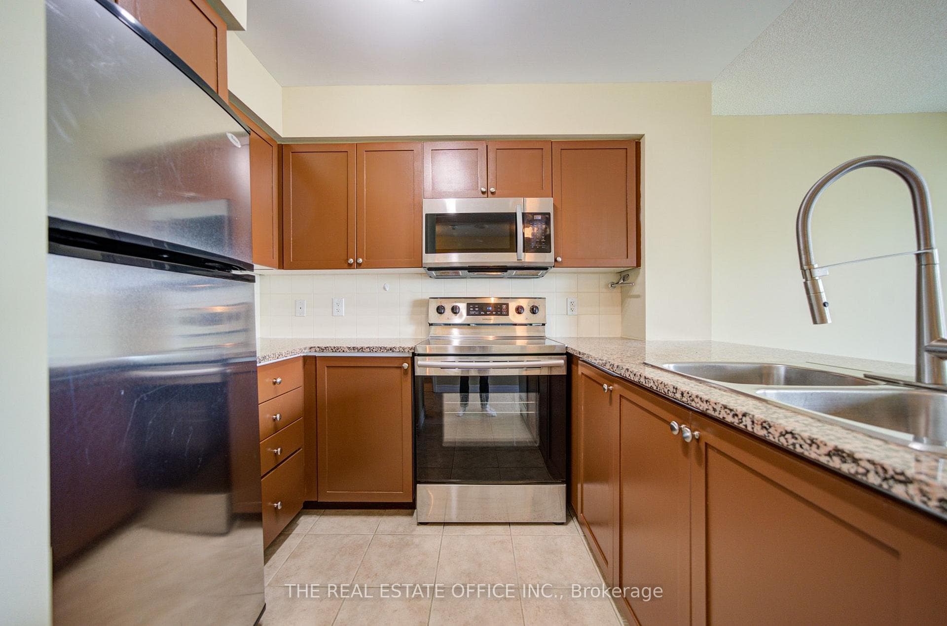 208 Enfield Place Unit 1502 photo 6