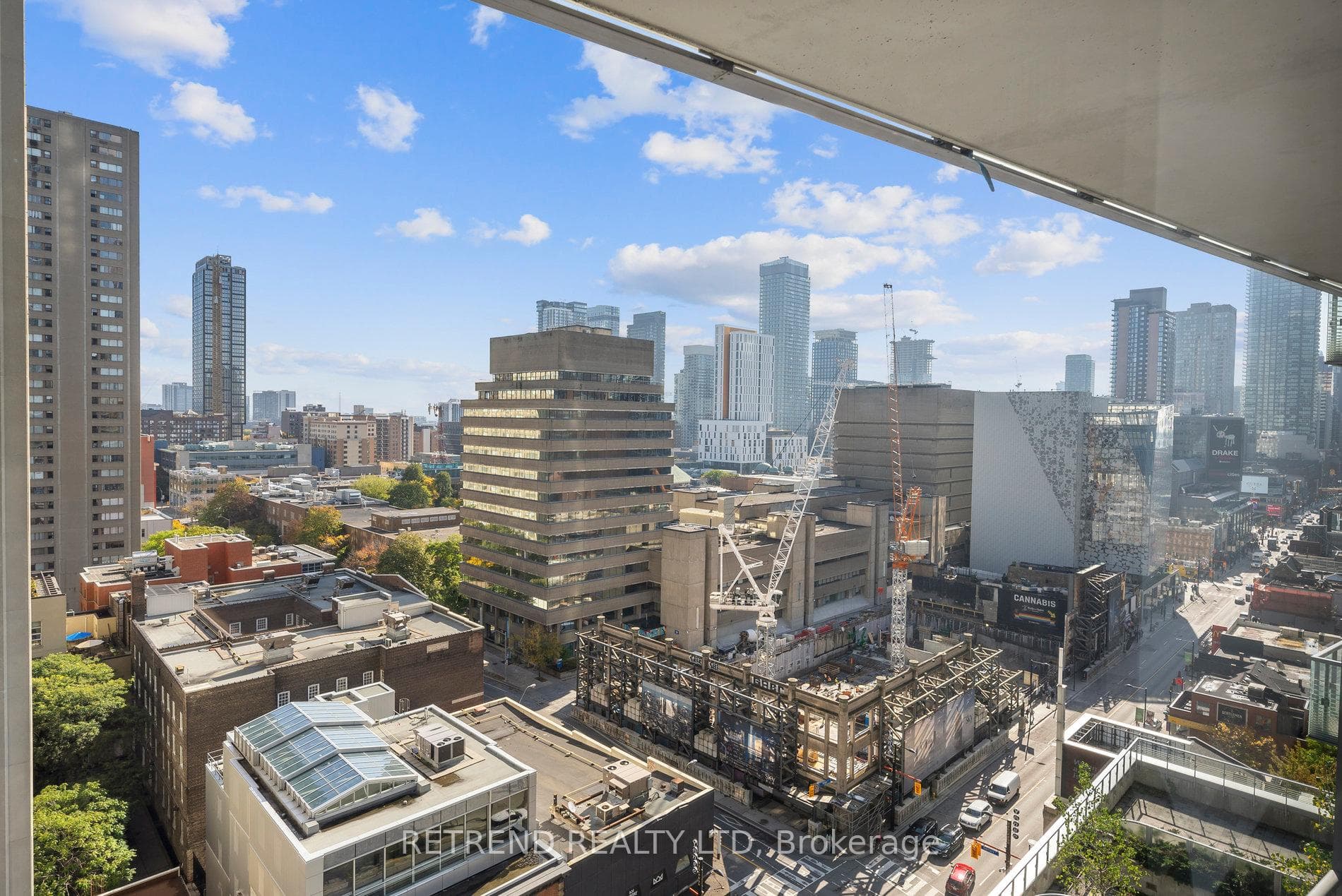 386 Yonge Street Unit 1004 photo 32