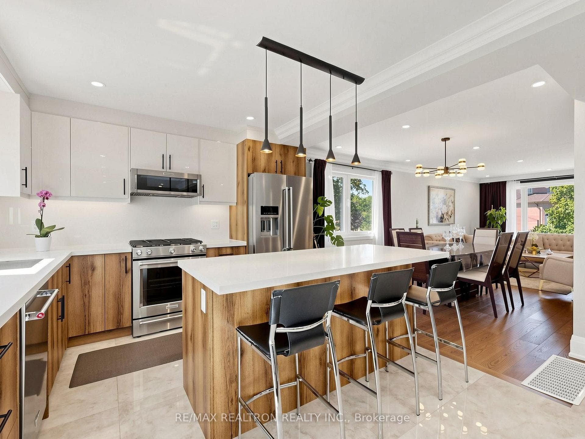 132 Stilecroft Drive photo 8