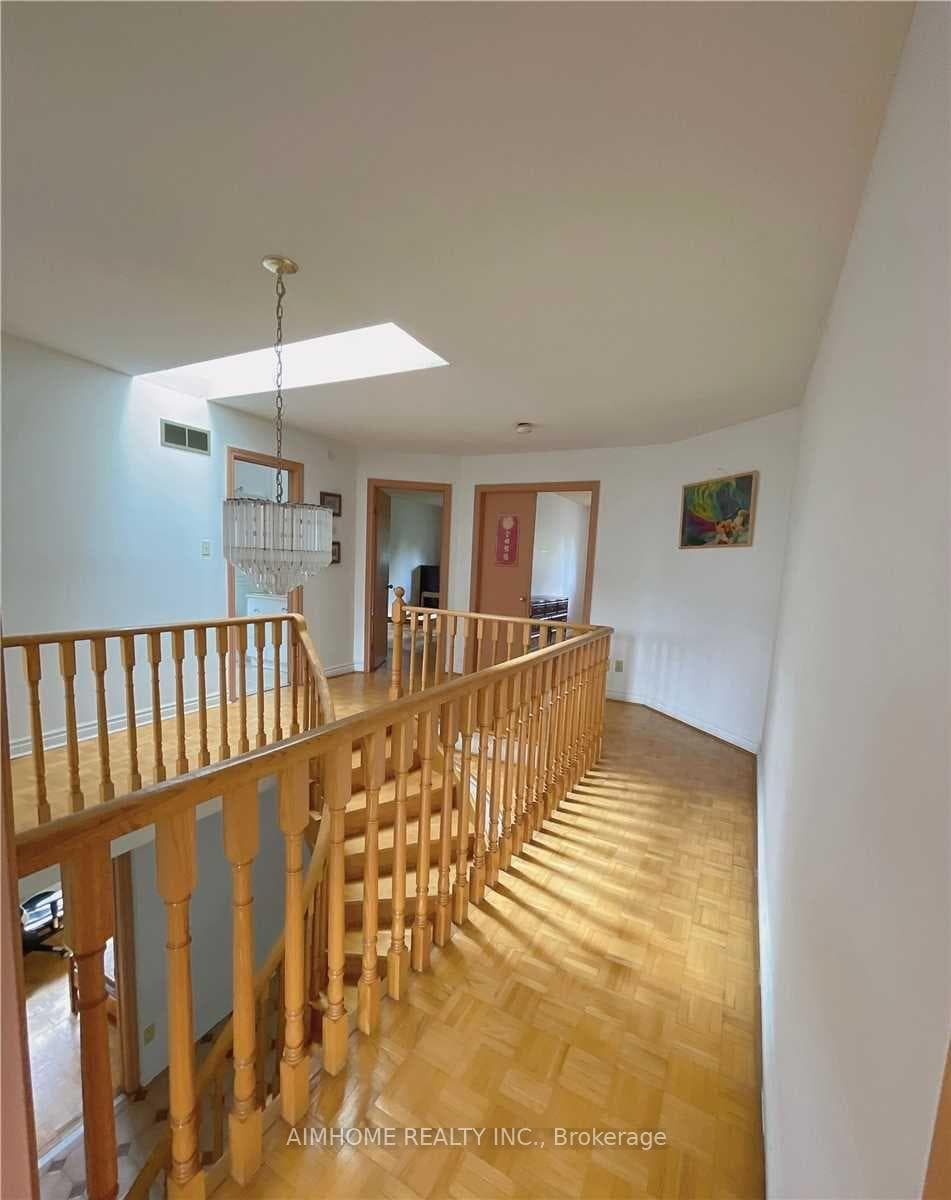 18 Reidmount Avenue photo 11