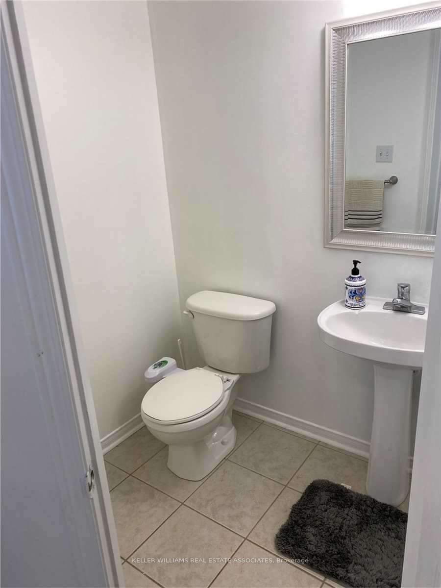5957 Tenth Line photo 10
