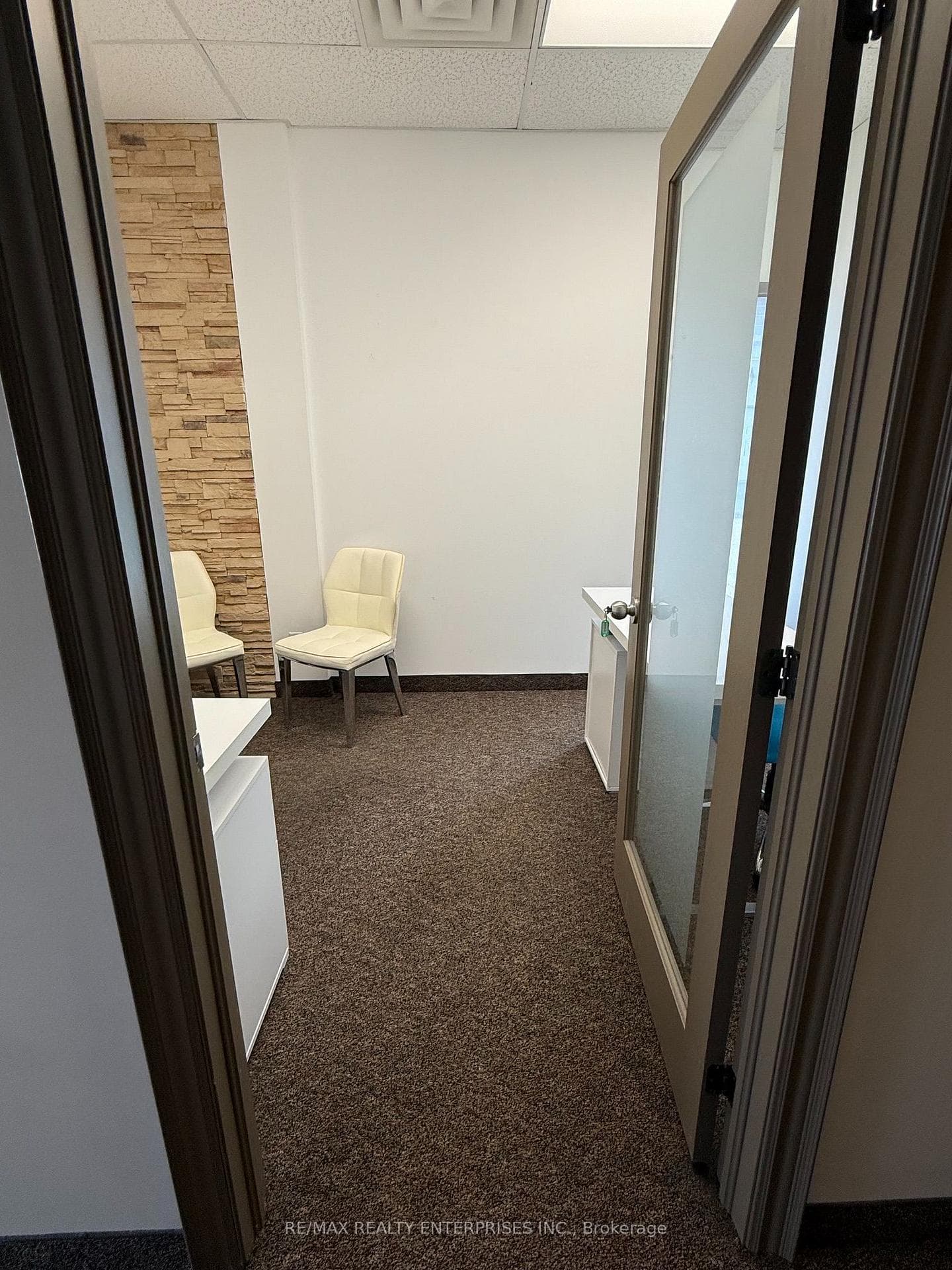 125 Lakeshore Road Unit C-01 photo 3