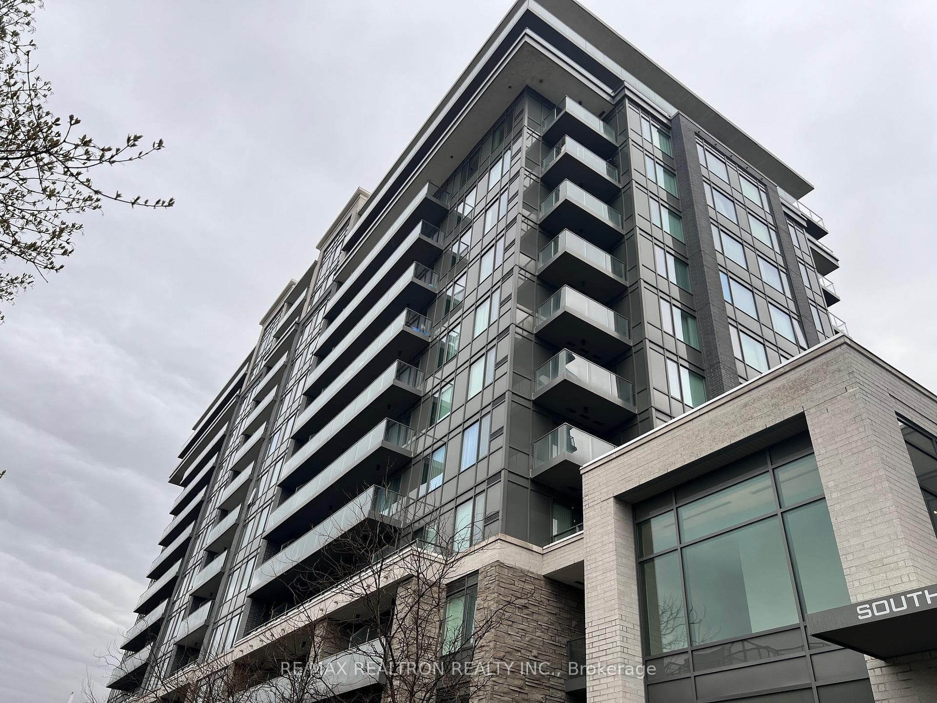 325 South Park Road Unit 1019 photo 3