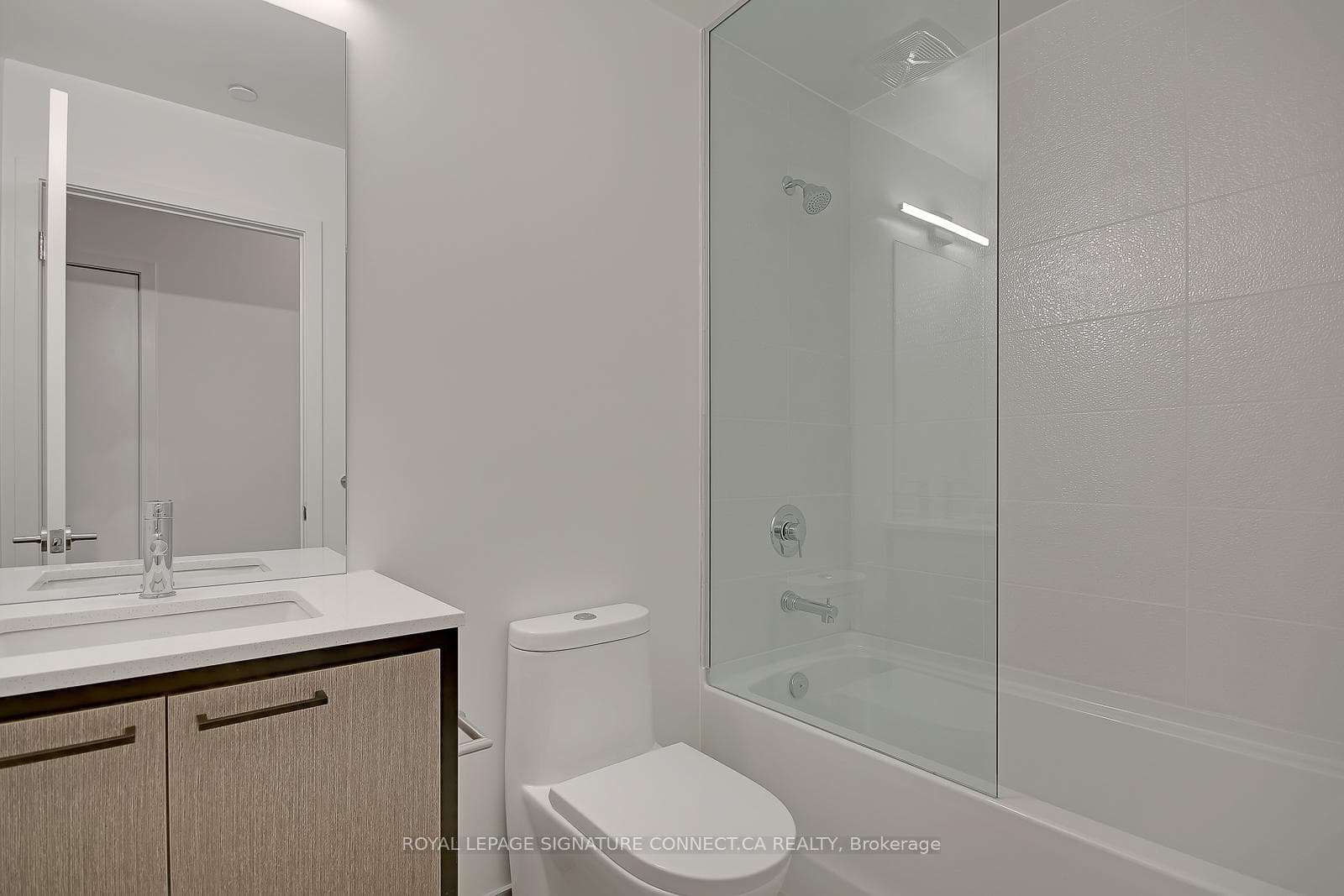 1808 St Clair Avenue Unit 519 photo 4