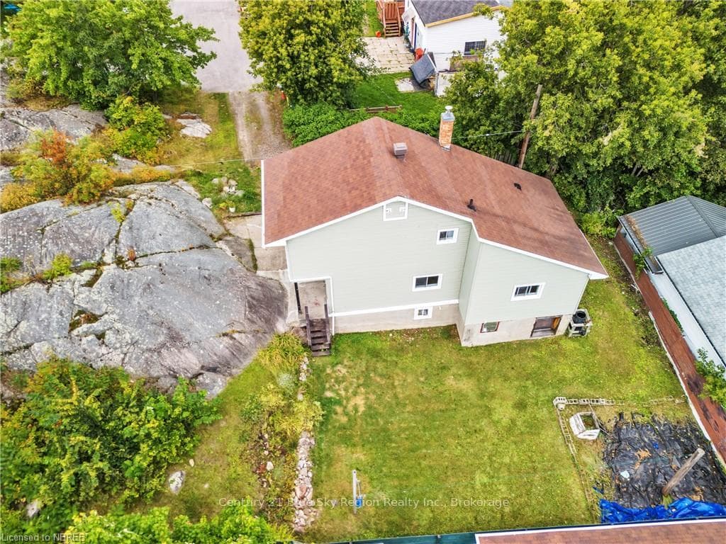 680 HARDY Street photo 30
