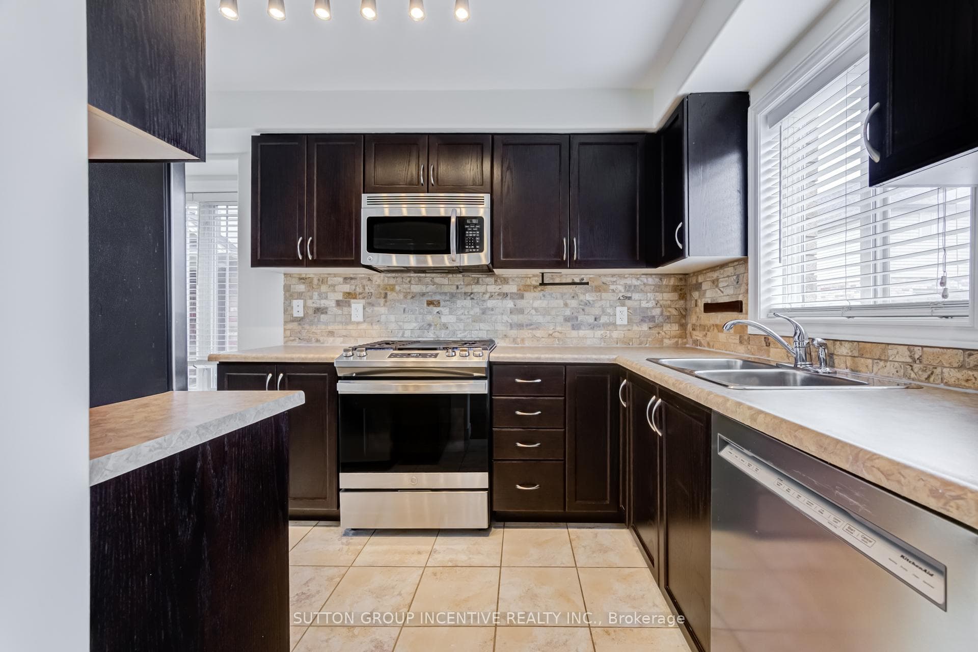 46 Viking Drive photo 15