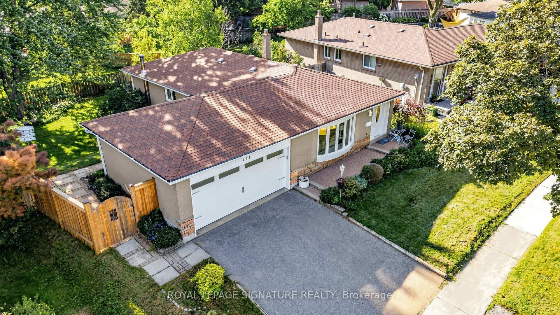 134 Oakmeadow Boulevard photo 21