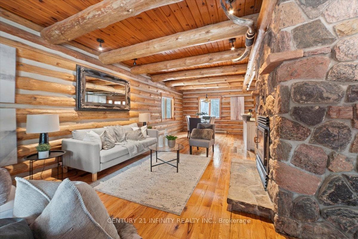 2296 Boundary Road photo 2