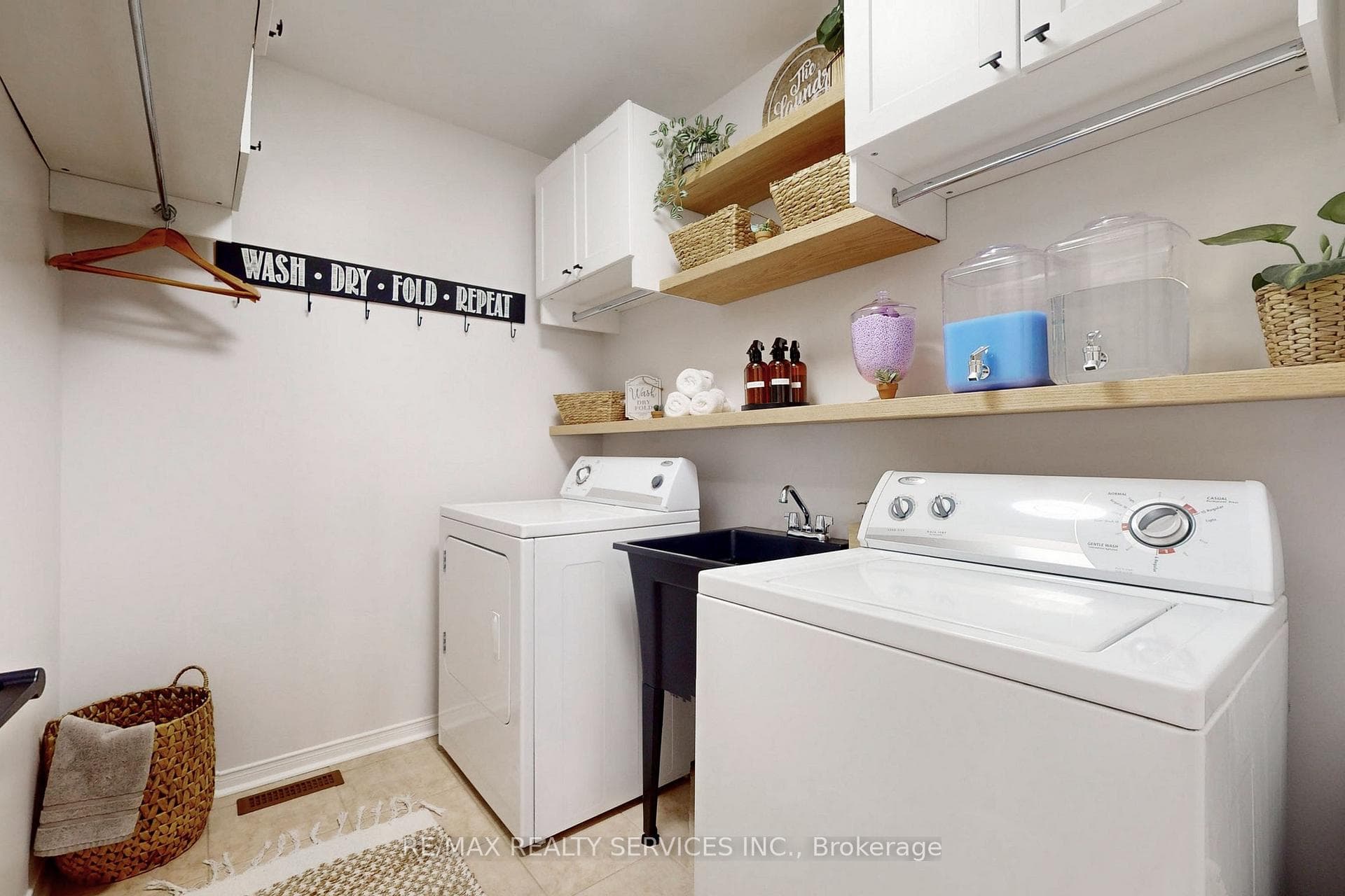 1253 Weller Crossing N/A photo 34