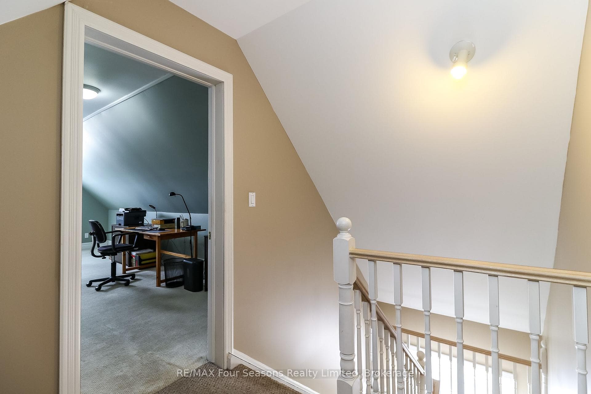 116 Augusta Crescent photo 32