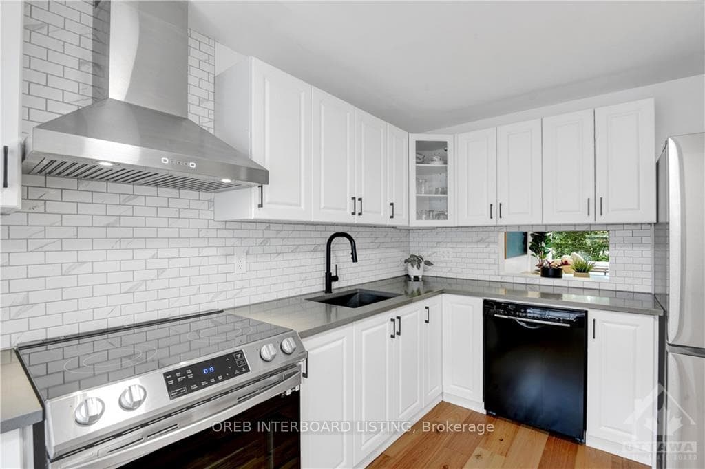 909E ELMSMERE Drive Unit E photo 16
