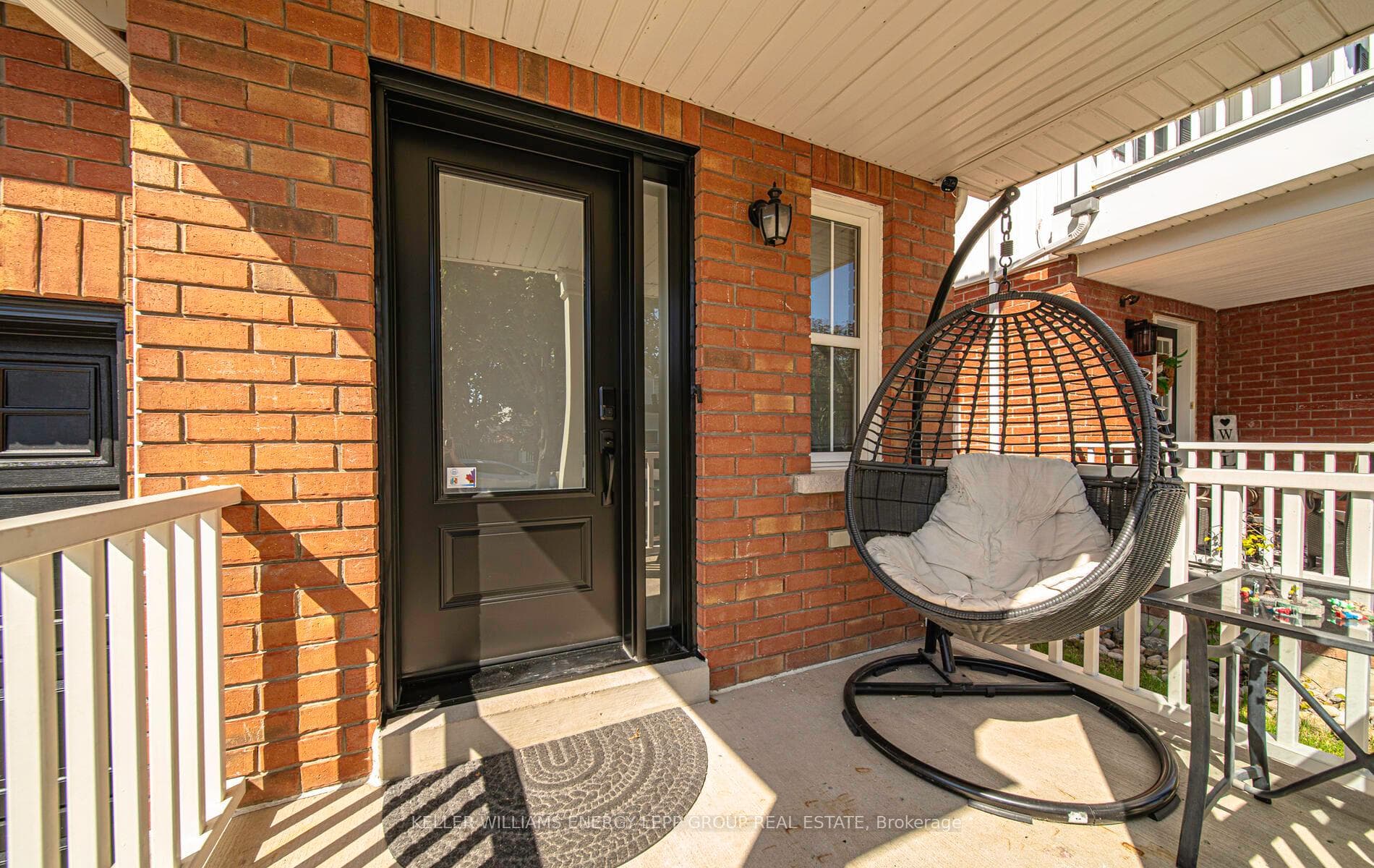 111 Brownridge Place photo 4