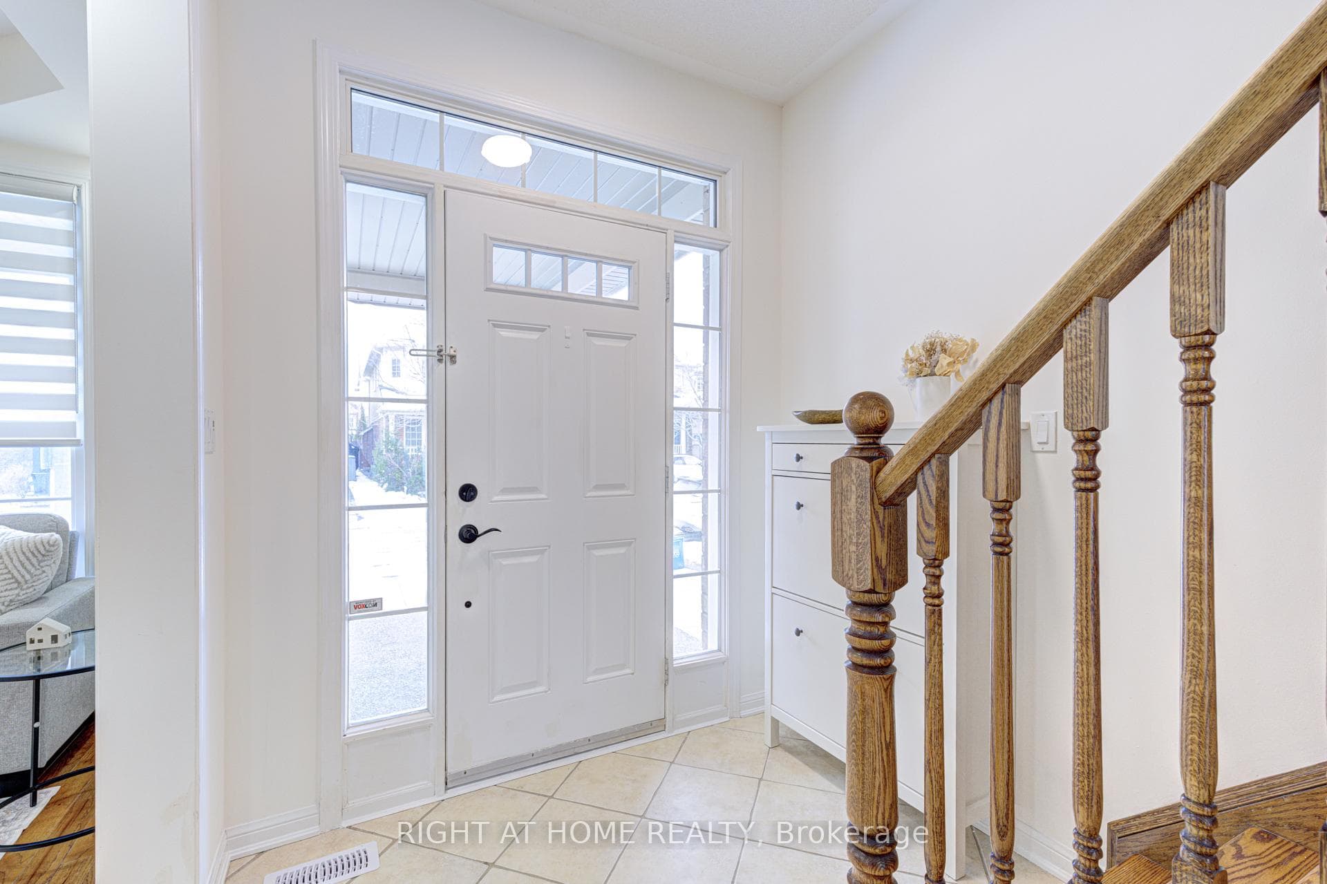796 Rayner Court photo 4