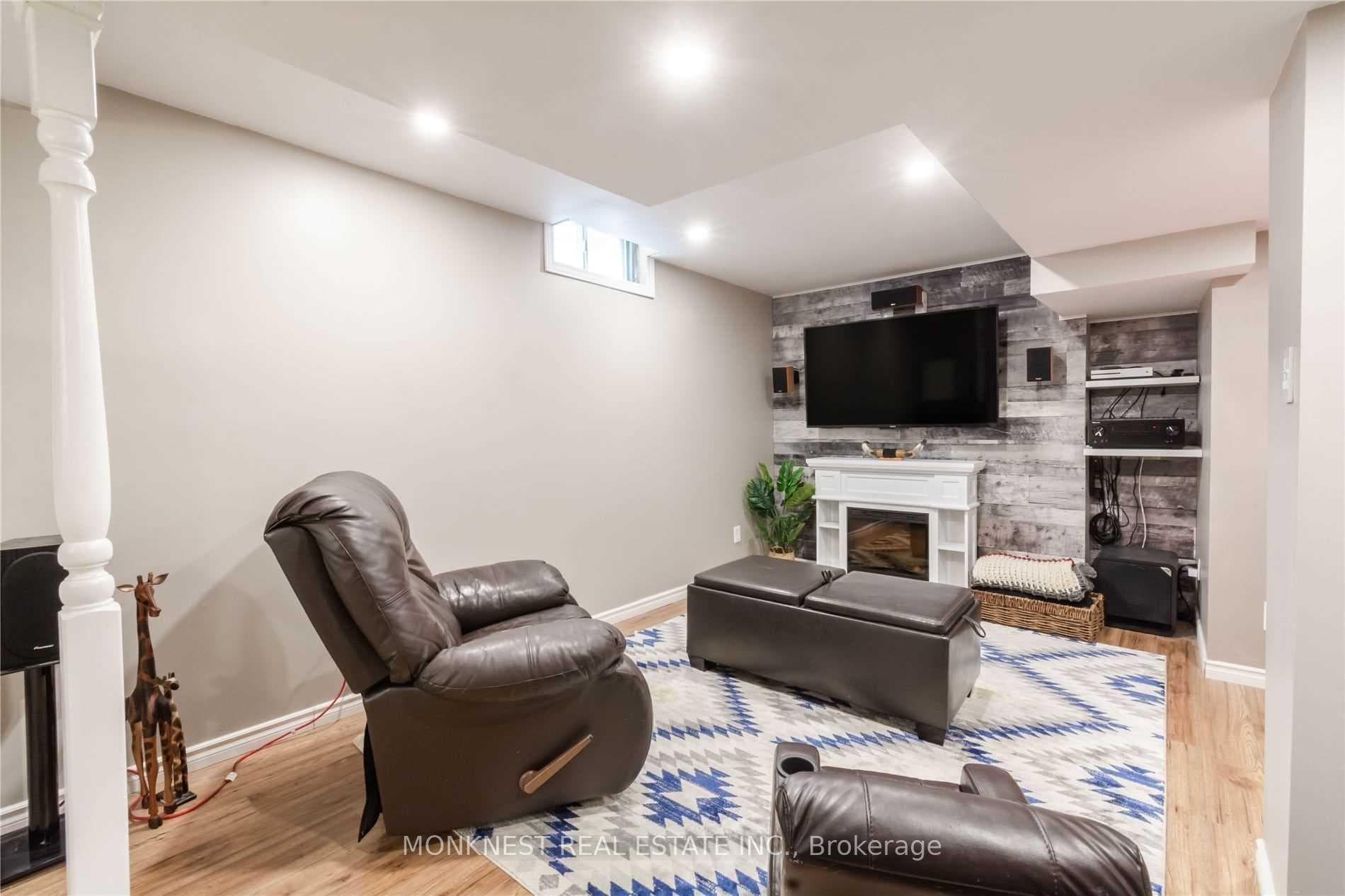 8 Thornlodge Drive photo 29