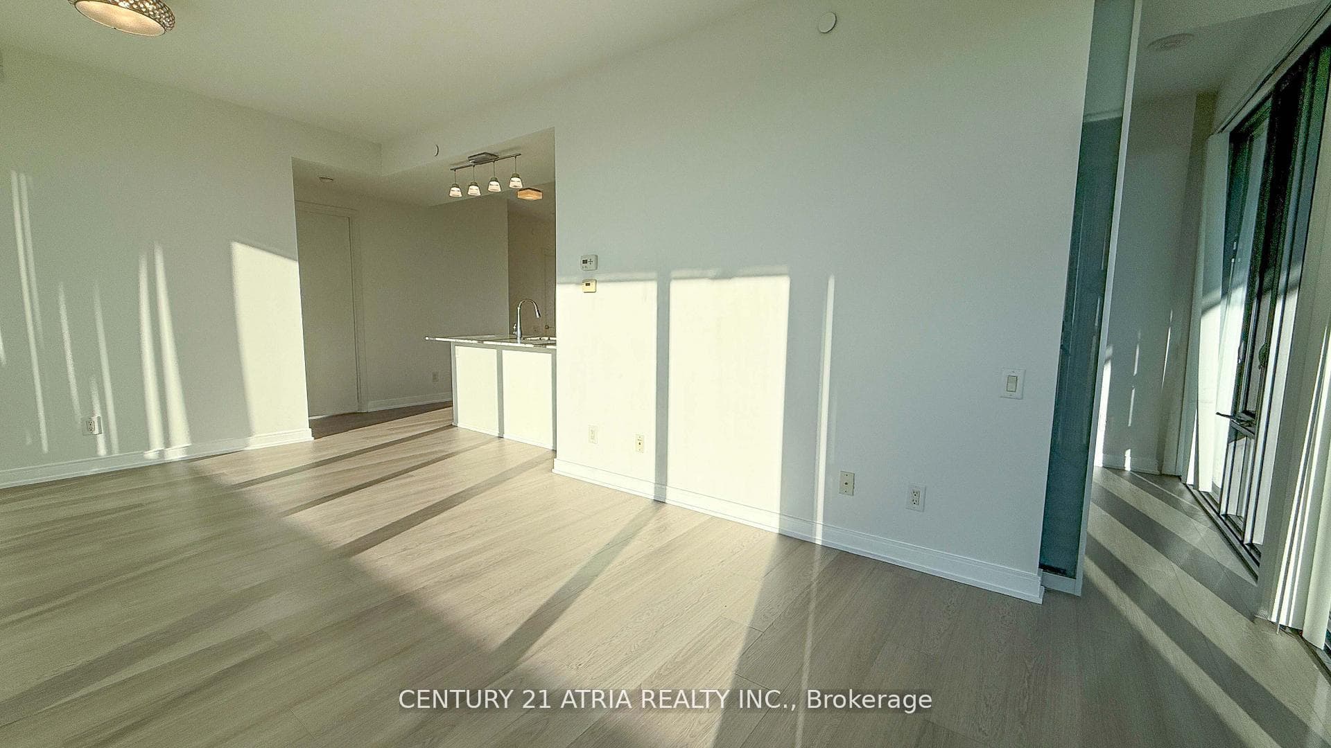 57 St. Joseph Street Unit 1805 photo 4