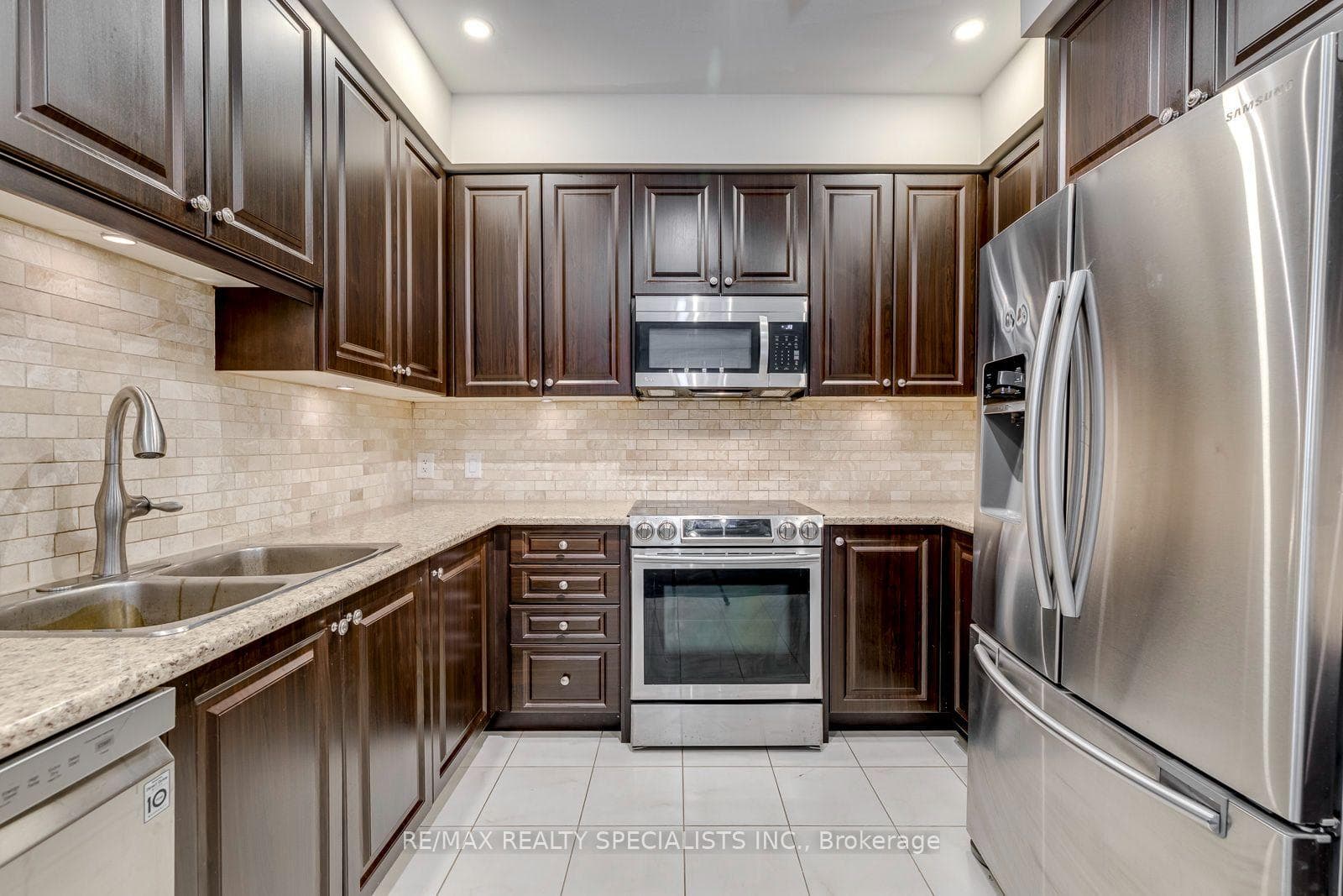 20 Wellman Crescent photo 8